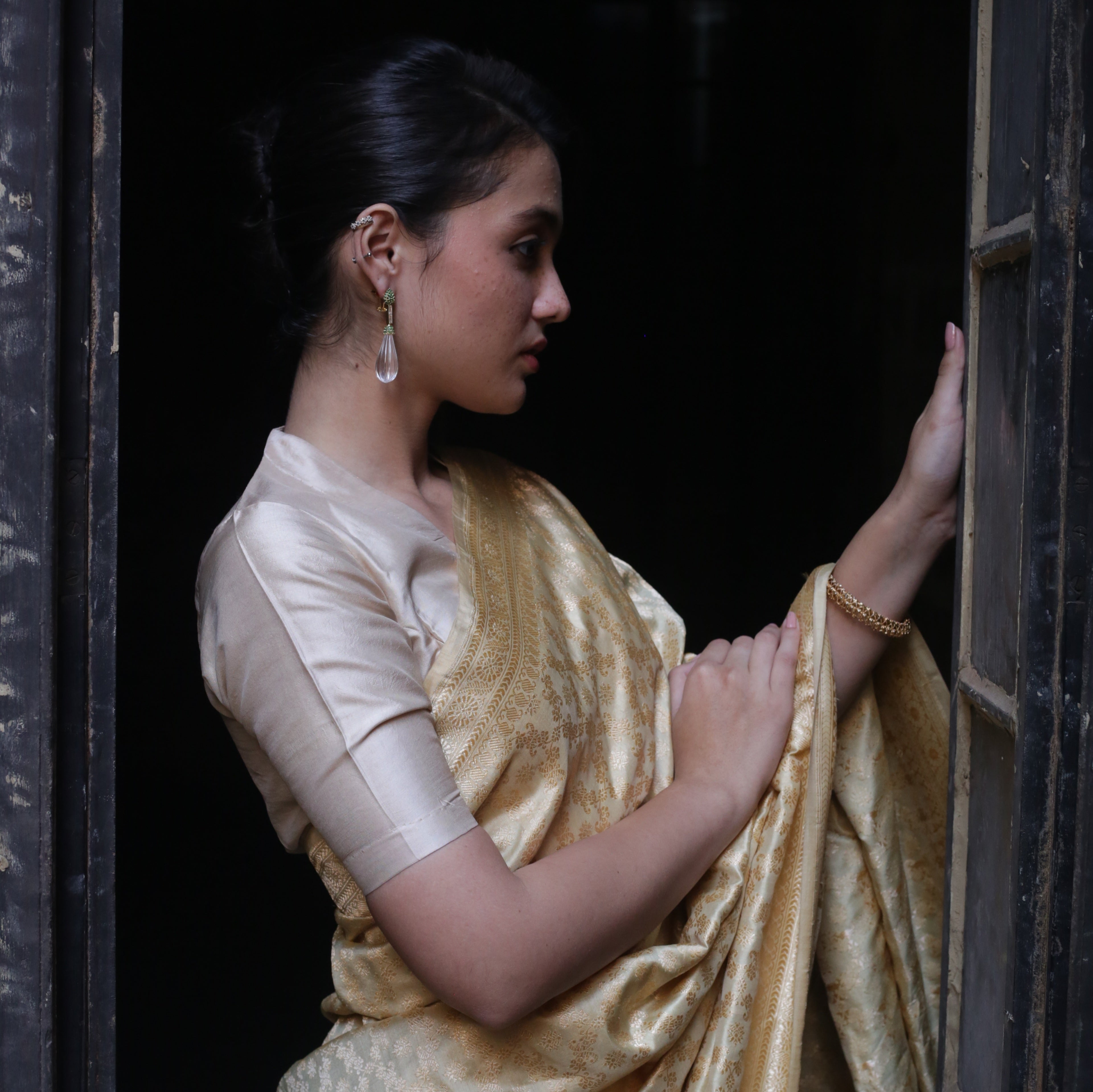 Off-White Khadwa Jaal Benarasi Saree