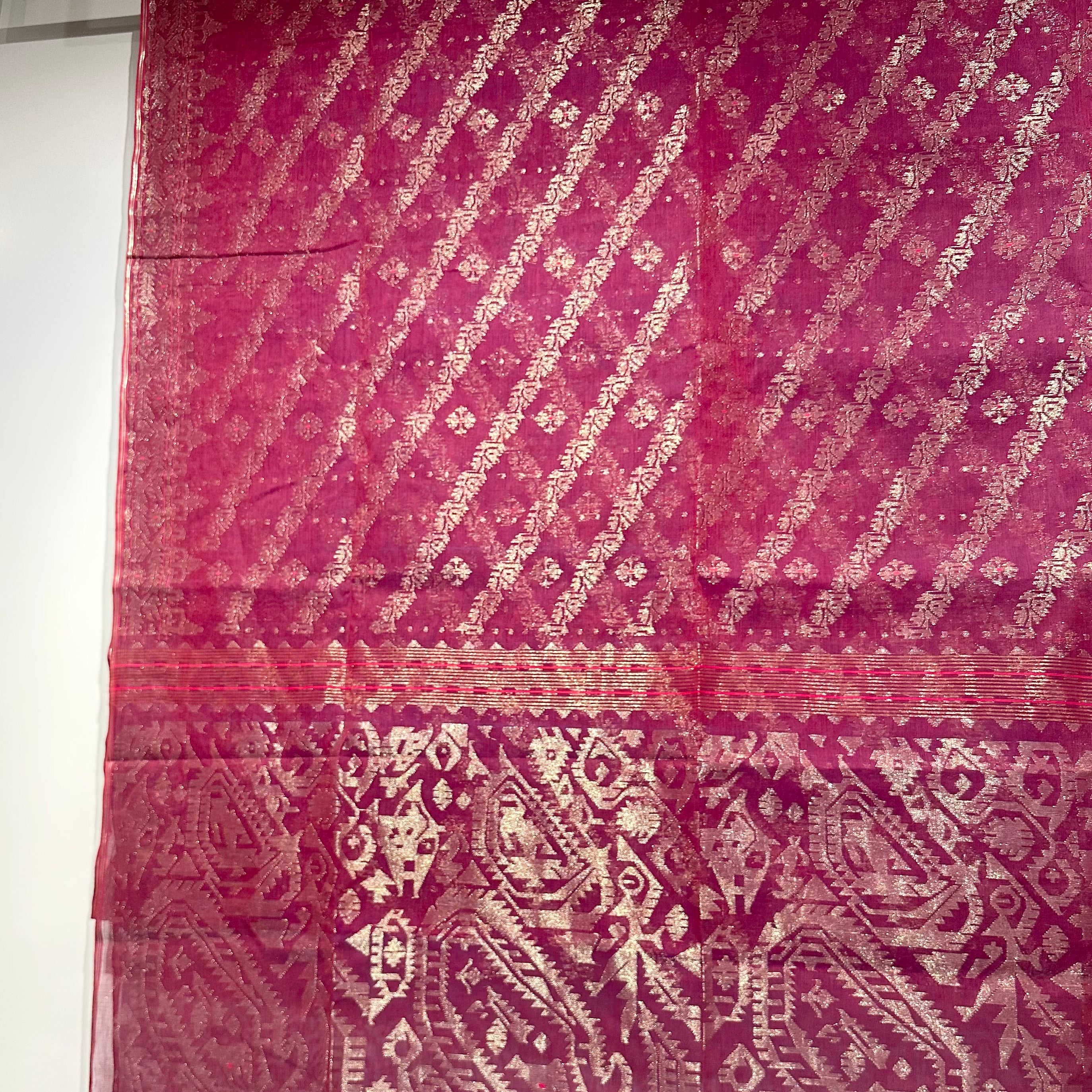 Red Shot colour Ada Dhakai Jamdani Saree