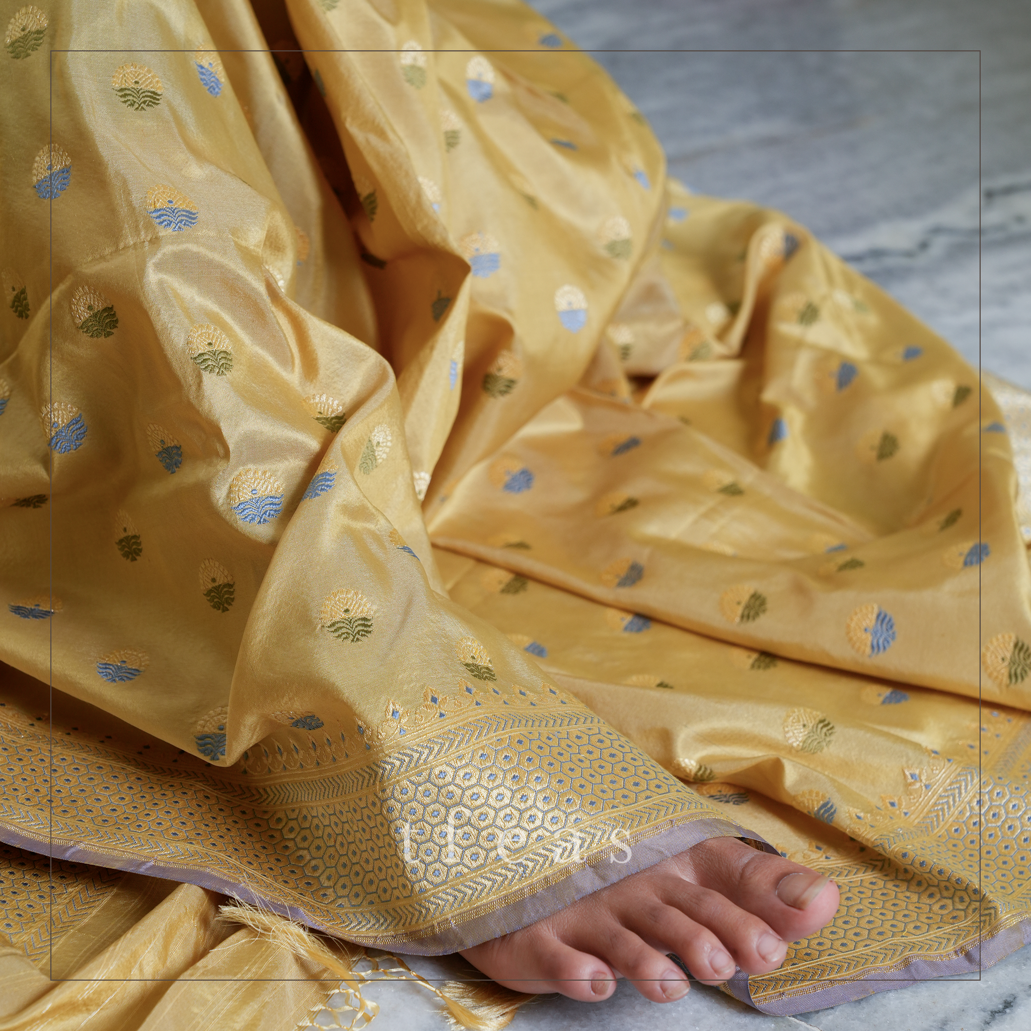 Natural Dyed Benarasi with Latifa Minakari Khadwa Buti