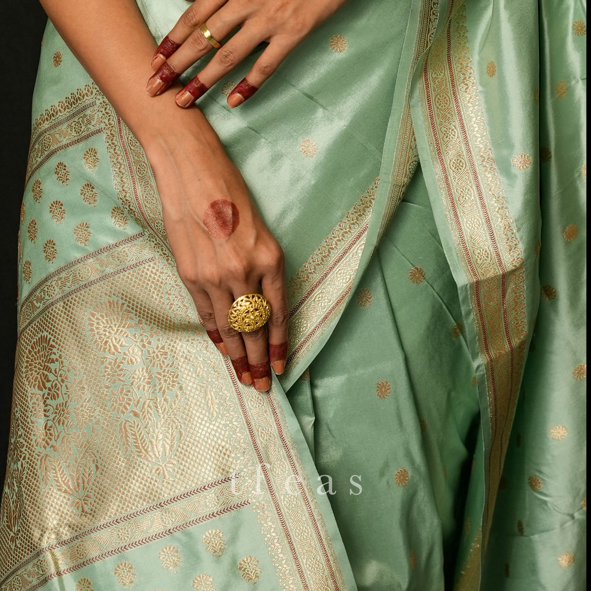 Light Pistachio Coloured Khadwa Benarasi