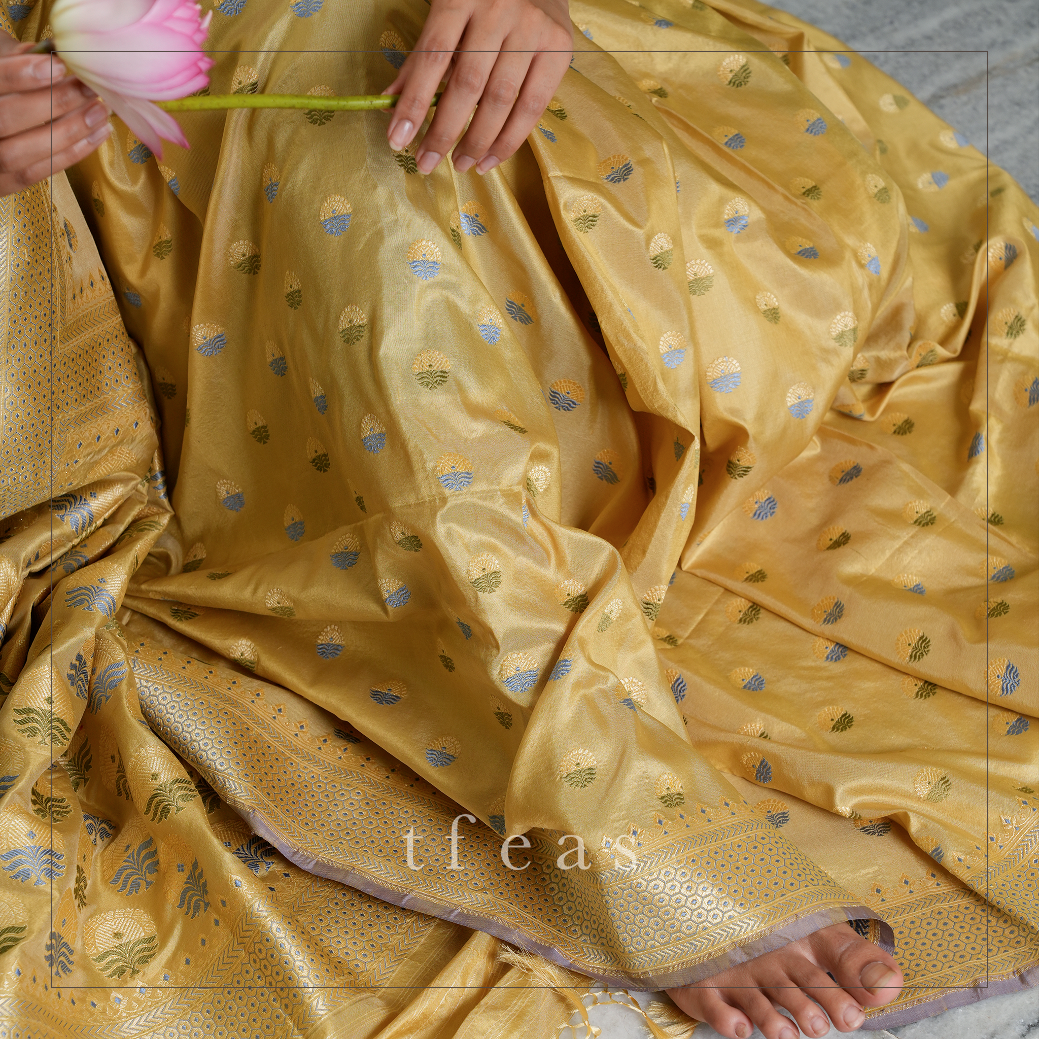 Natural Dyed Benarasi with Latifa Minakari Khadwa Buti