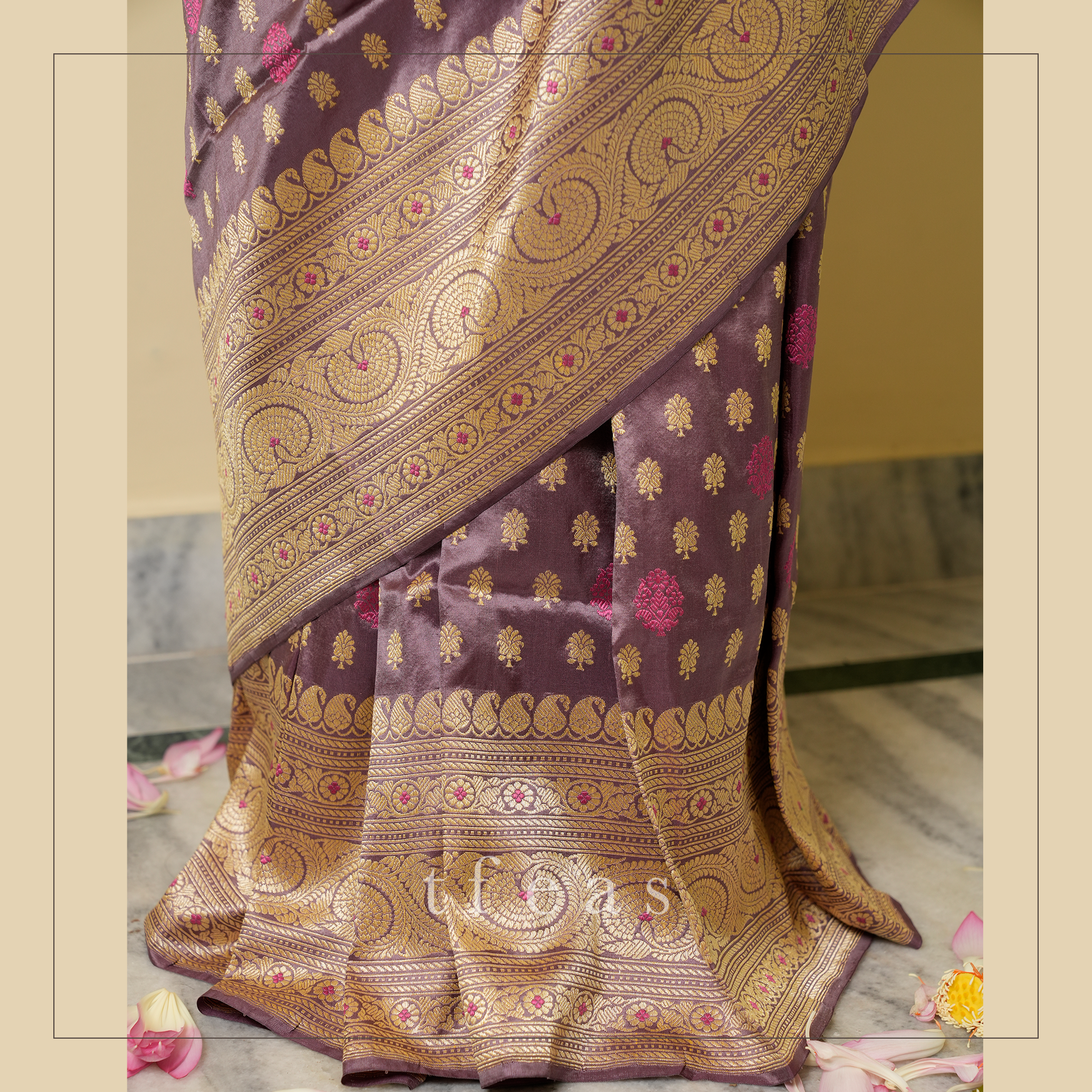 Greyish Purple Shot Colour Khadwa Benarasi - a Masterpiece