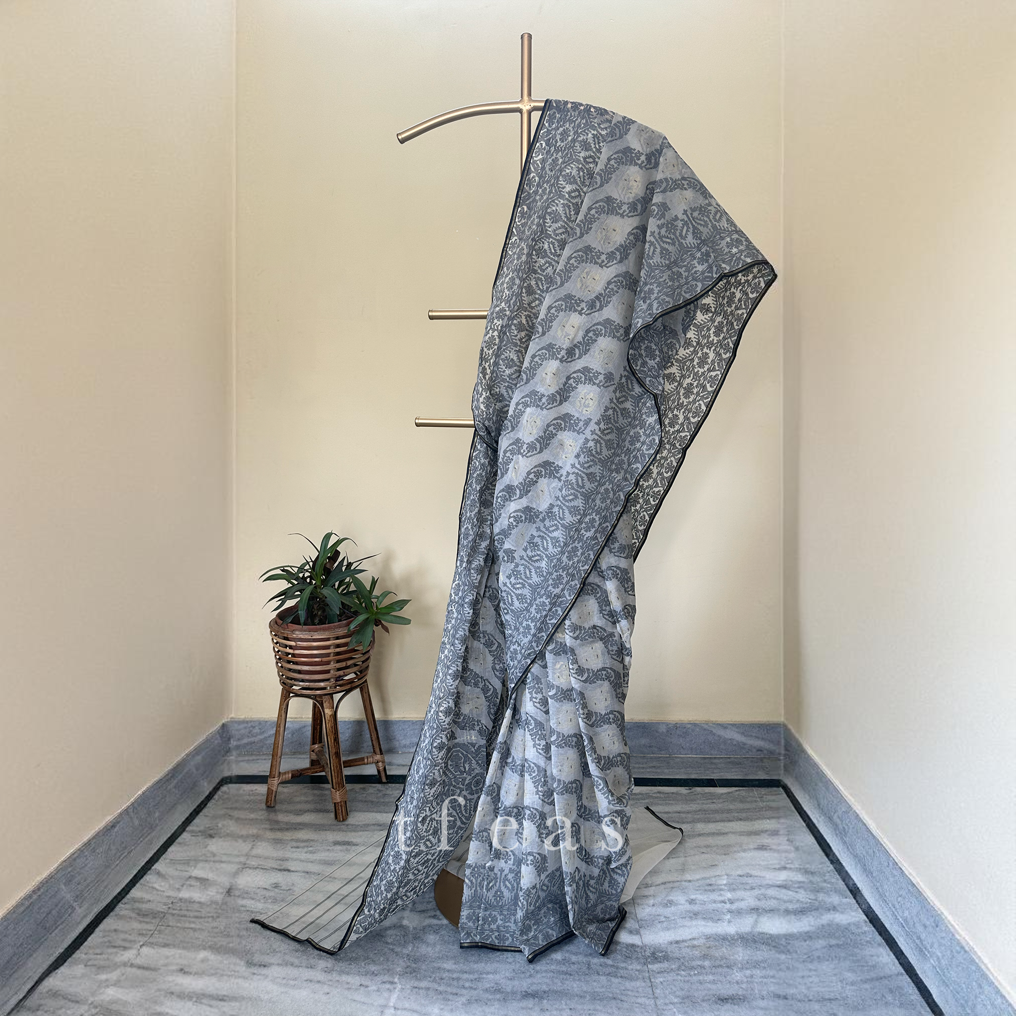 200 count handspun white and black dhakai jamdani