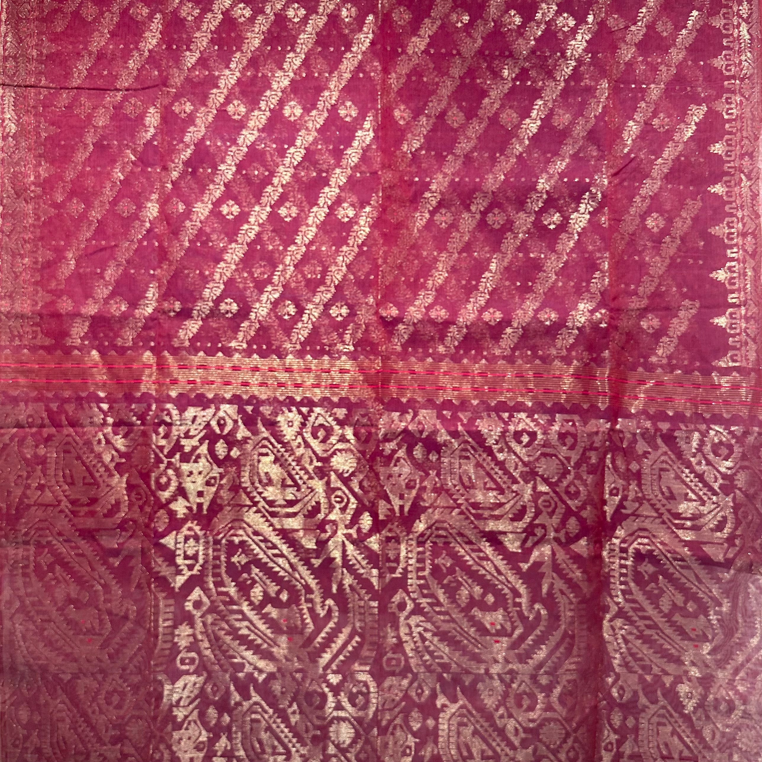 Red Shot colour Ada Dhakai Jamdani Saree