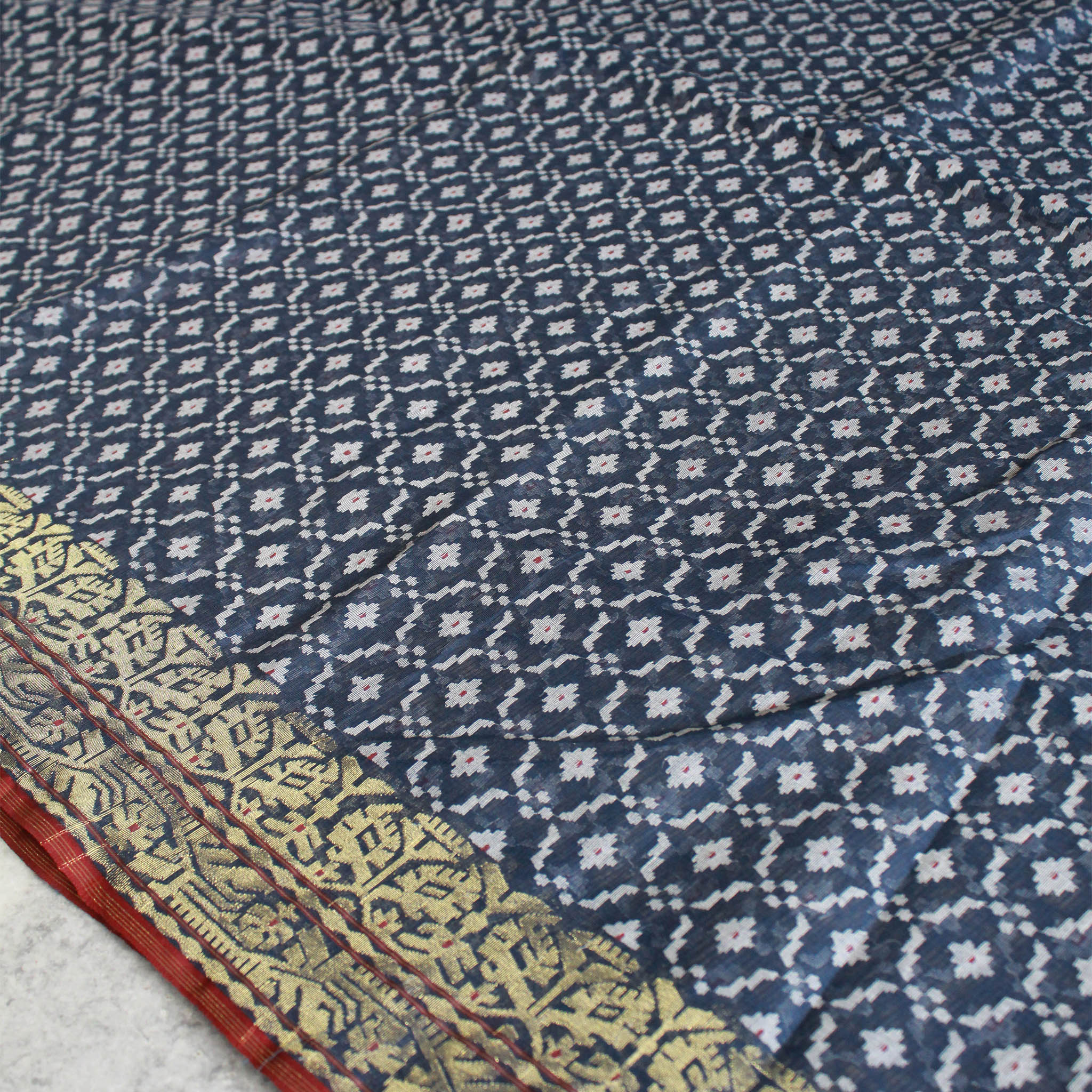 Pre Order: Indigo and White Jaal Dhakai Jamdani