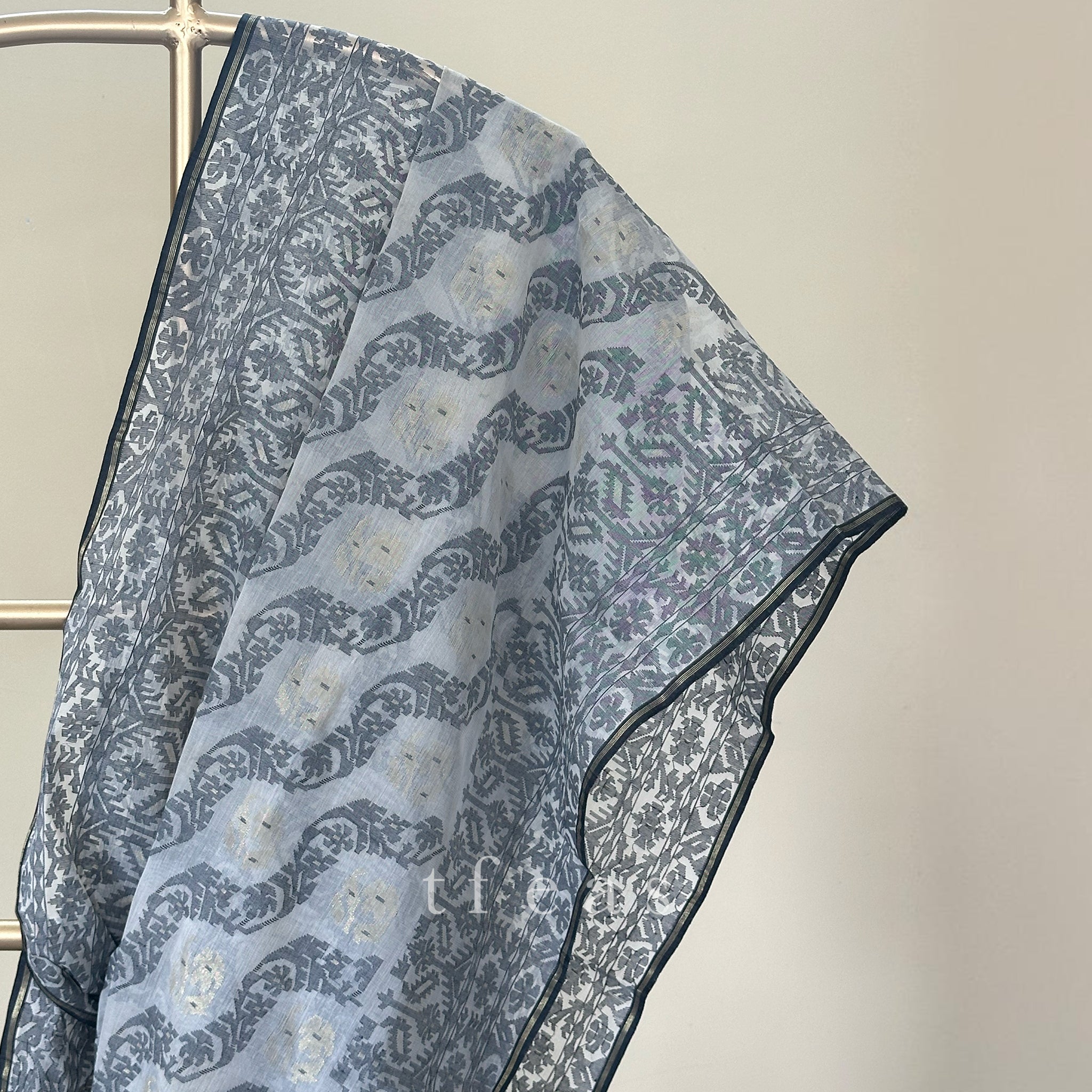 200 count handspun white and black dhakai jamdani