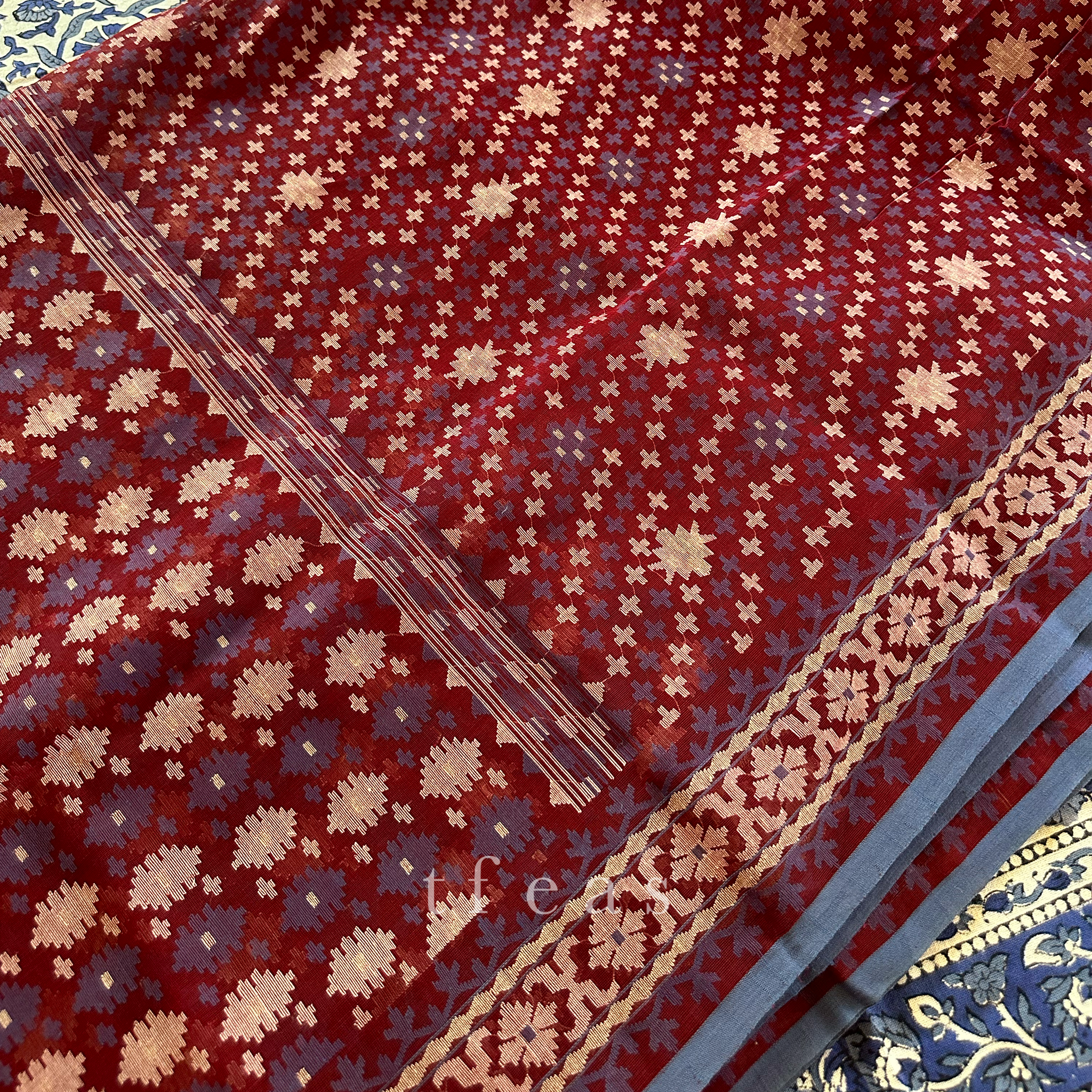 Maroon & Indigo Dhakai Jamdani Saree