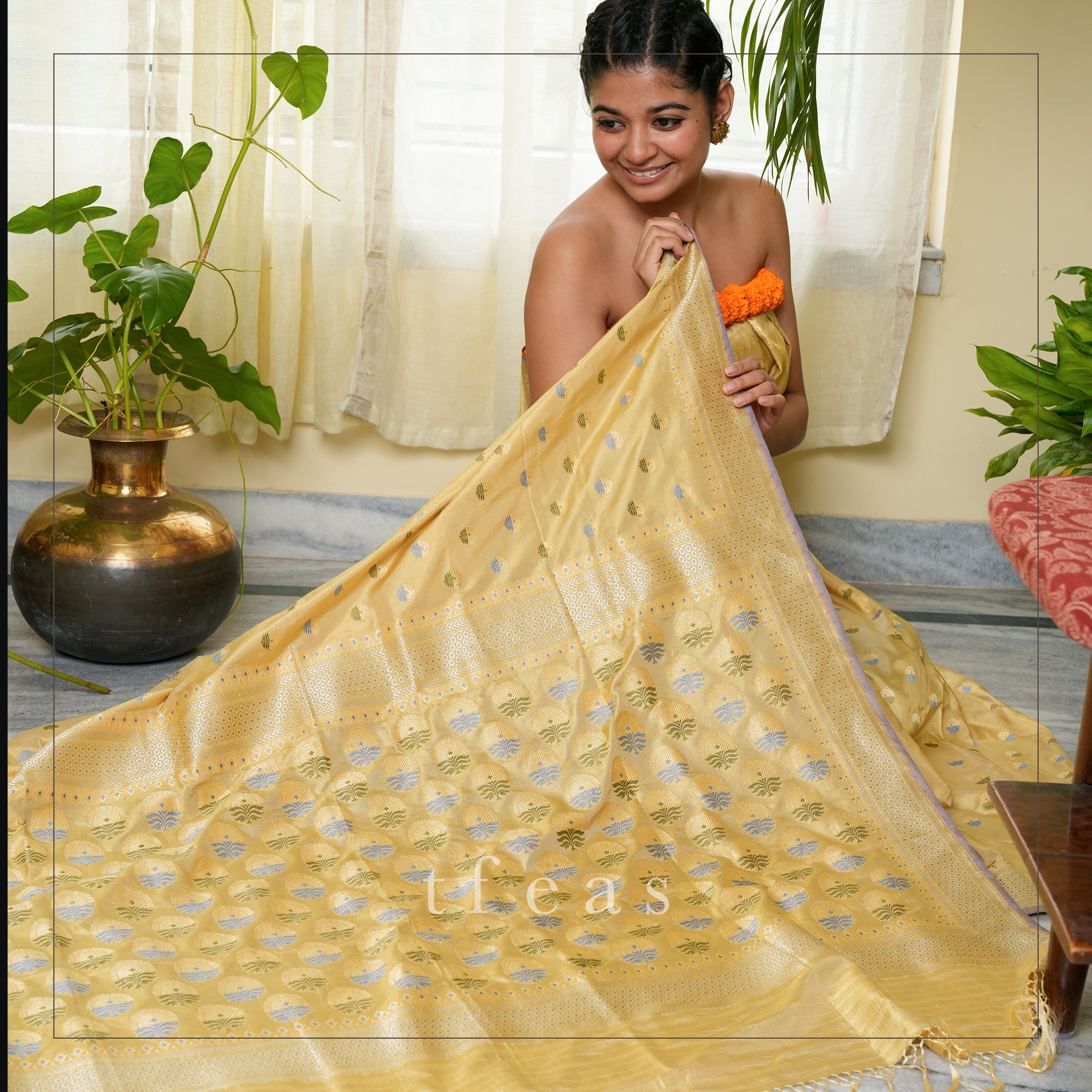 Natural Dyed Benarasi with Latifa Minakari Khadwa Buti