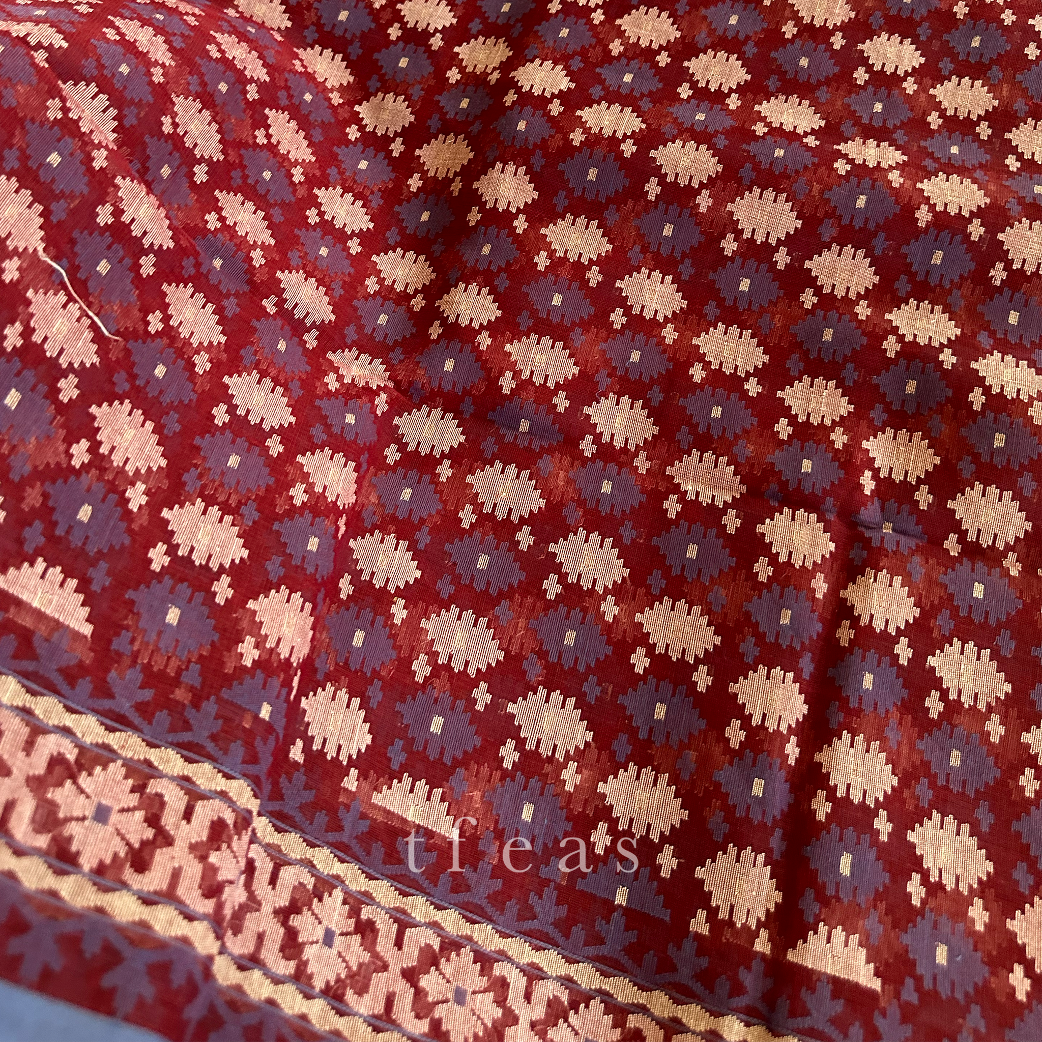 Maroon & Indigo Dhakai Jamdani Saree