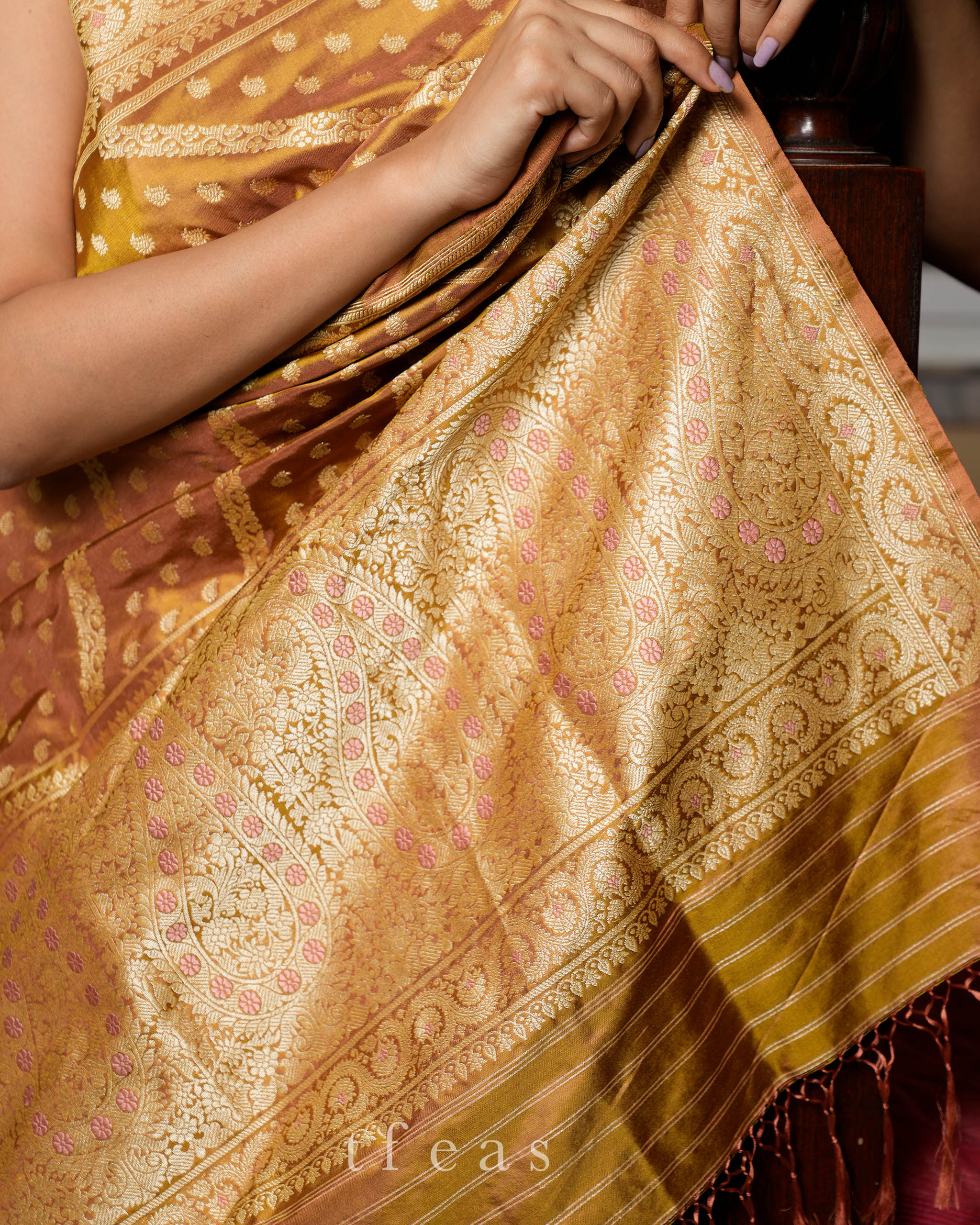 Natural Dyed Benarasi Khadwa Ada