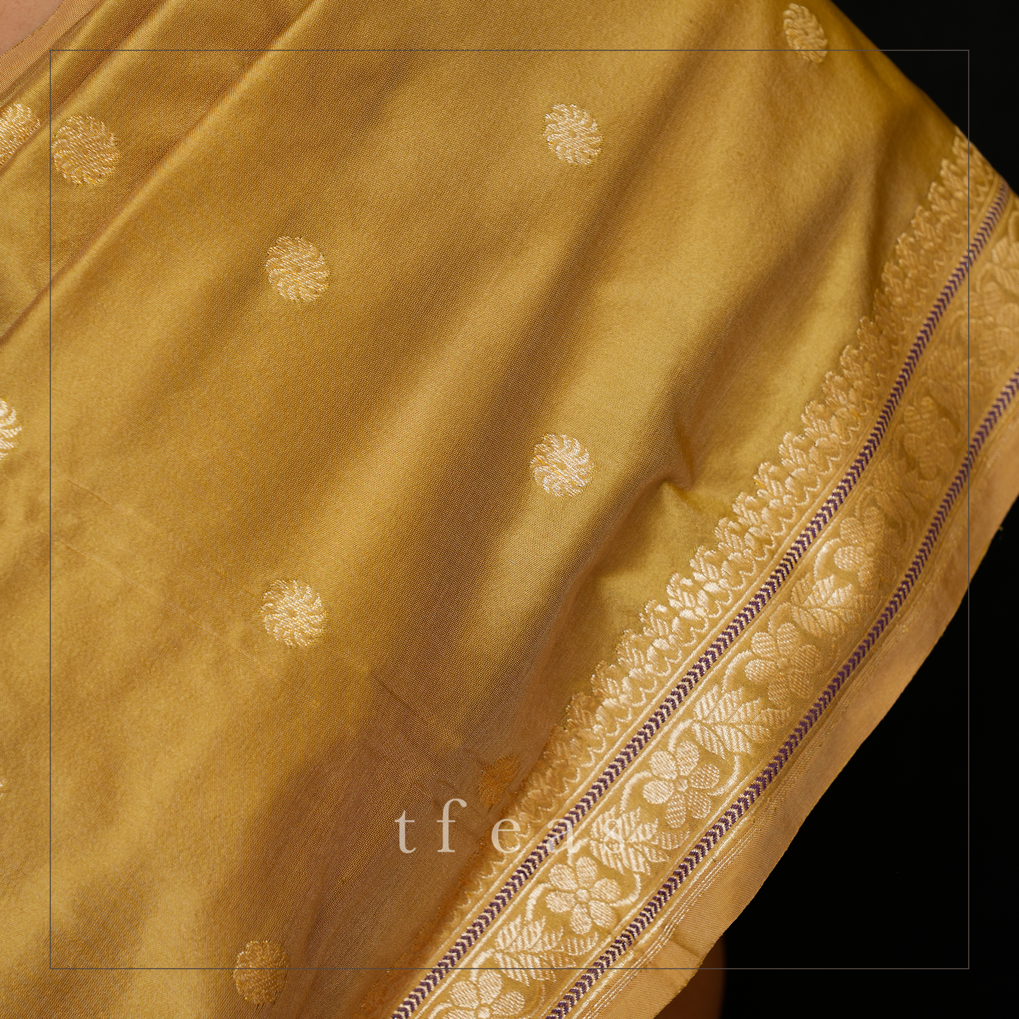 Khadwa Benarasi in Shot Colour - Beige