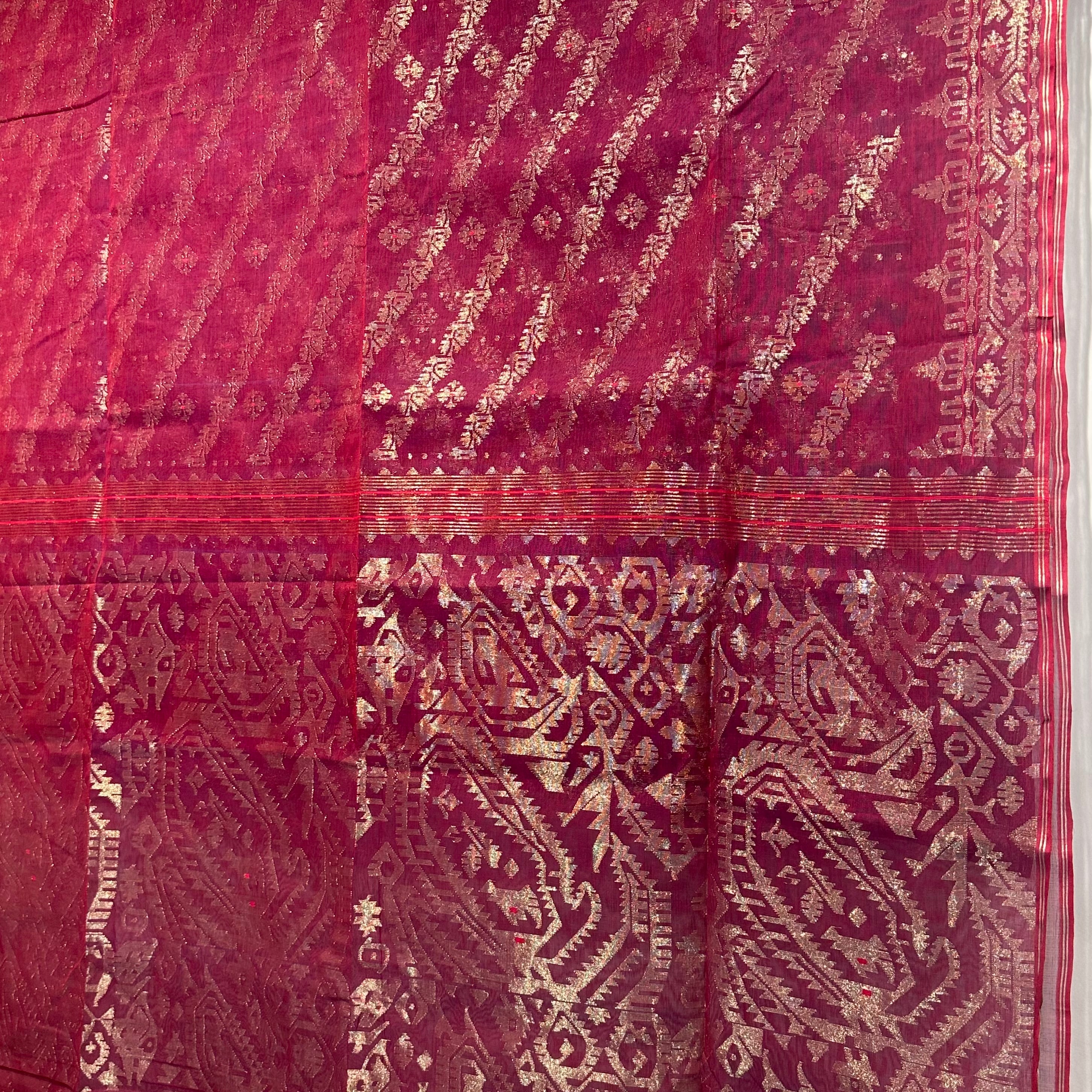 Red Shot Colour Ada Dhakai Jamdani Saree
