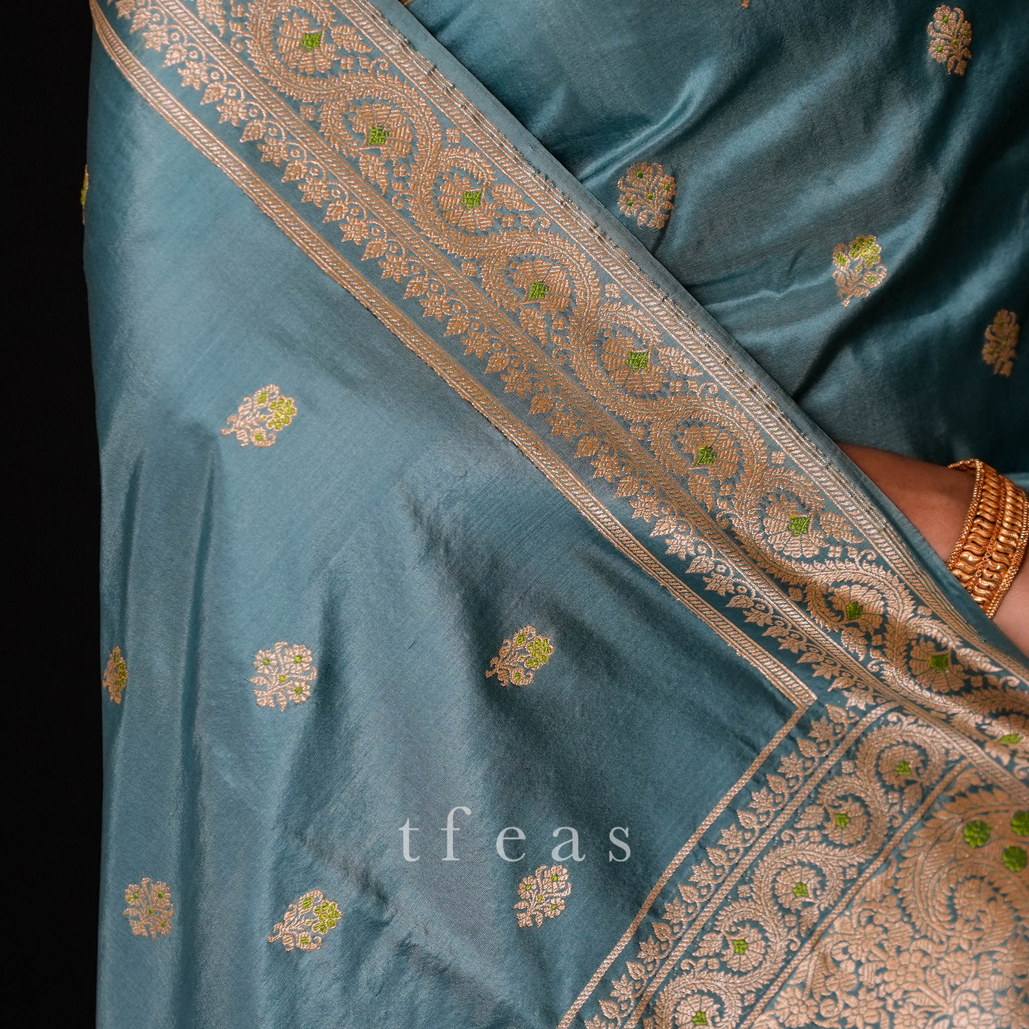 Grey-Blue Khadwa Benarasi with Two Different Butis and Minakari