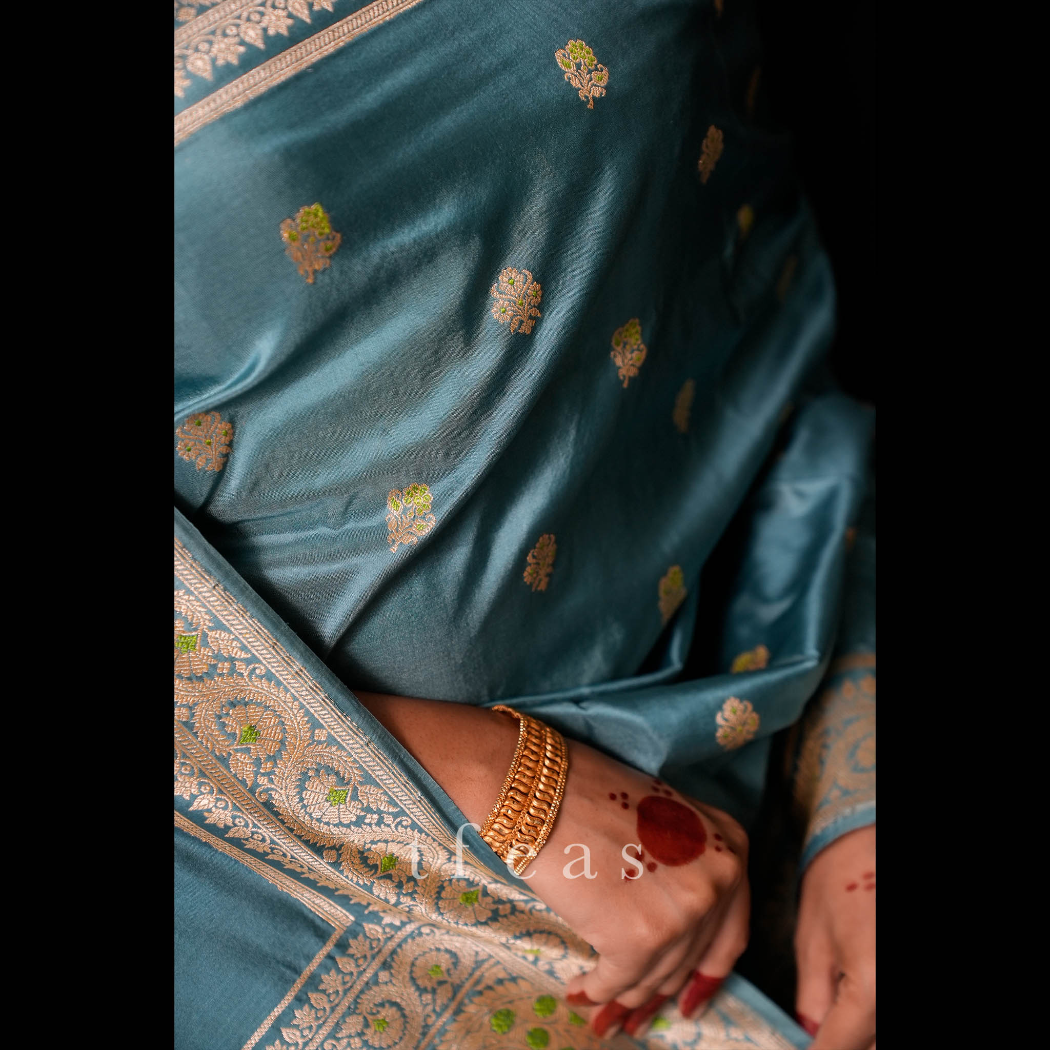 Grey-Blue Khadwa Benarasi with Two Different Butis and Minakari