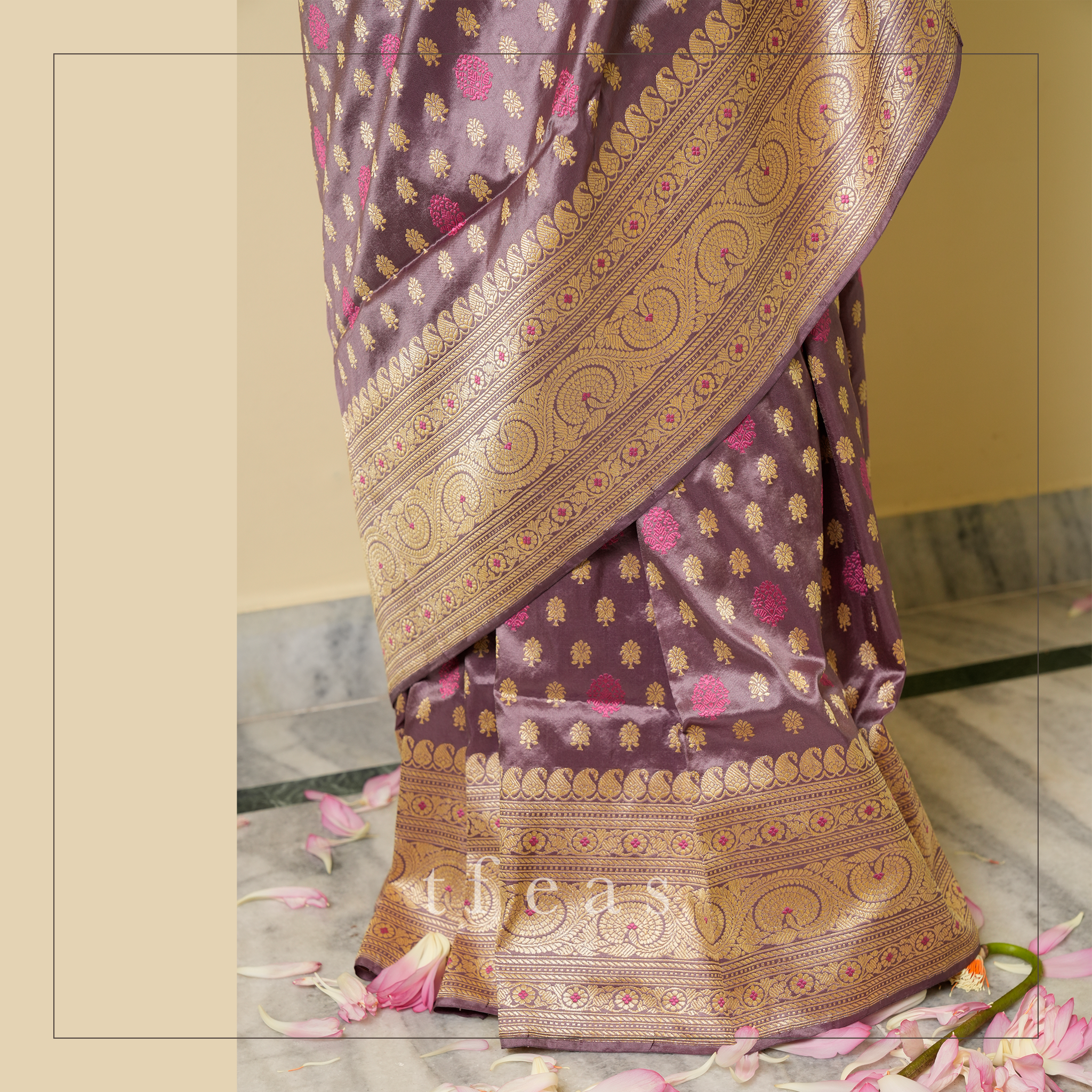 Greyish Purple Shot Colour Khadwa Benarasi - a Masterpiece