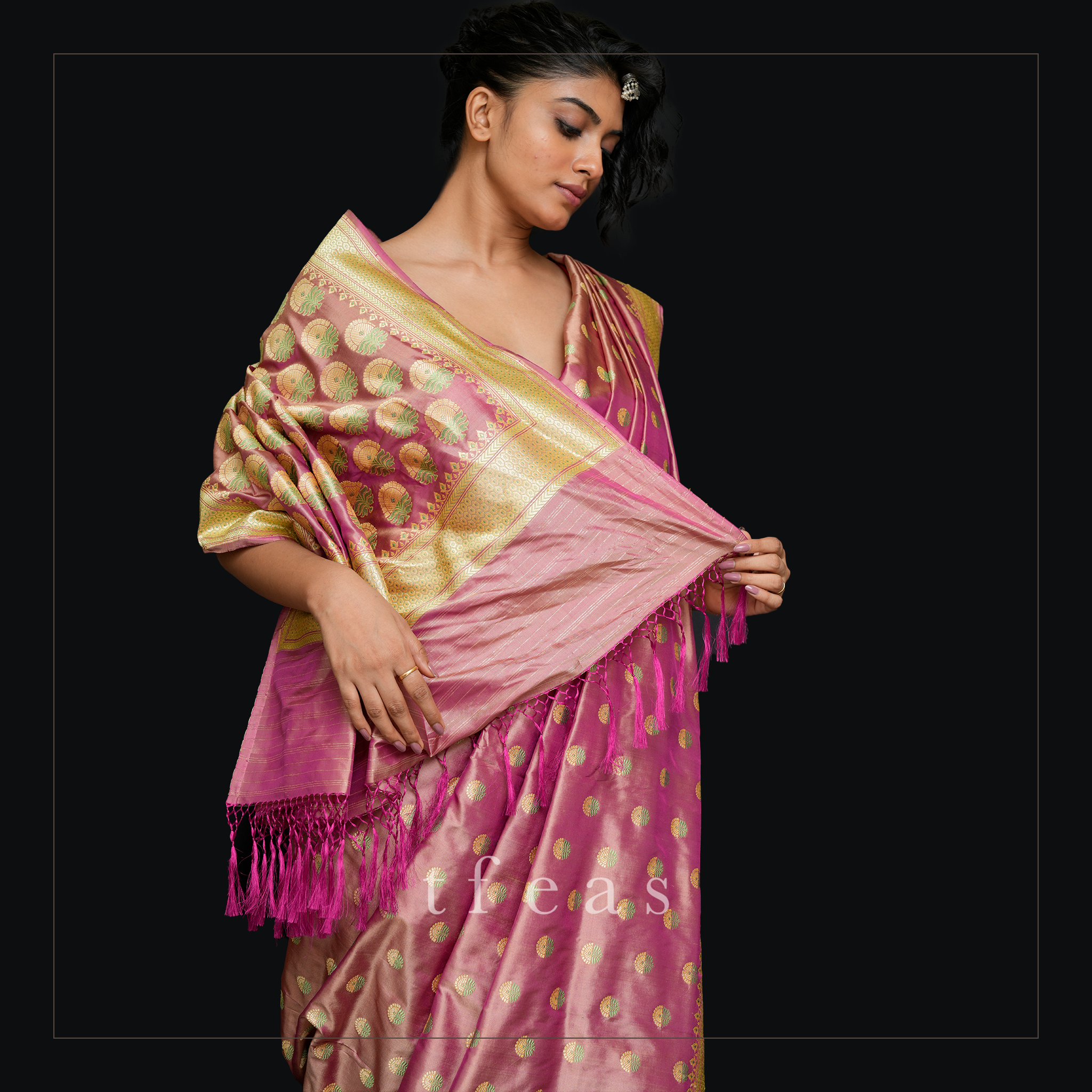 Benarasi with Latifa Minakari Khadwa Buti