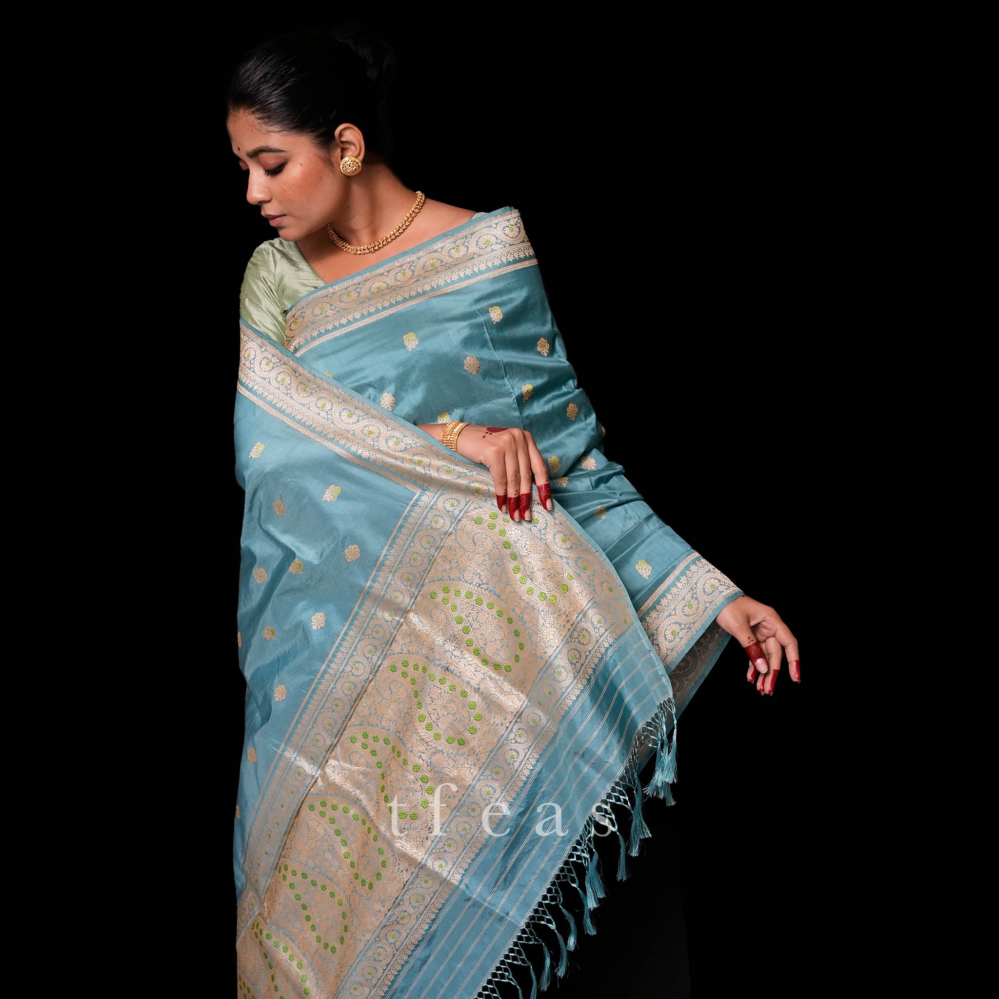 Blue Khadwa Benarasi with Green Minakari