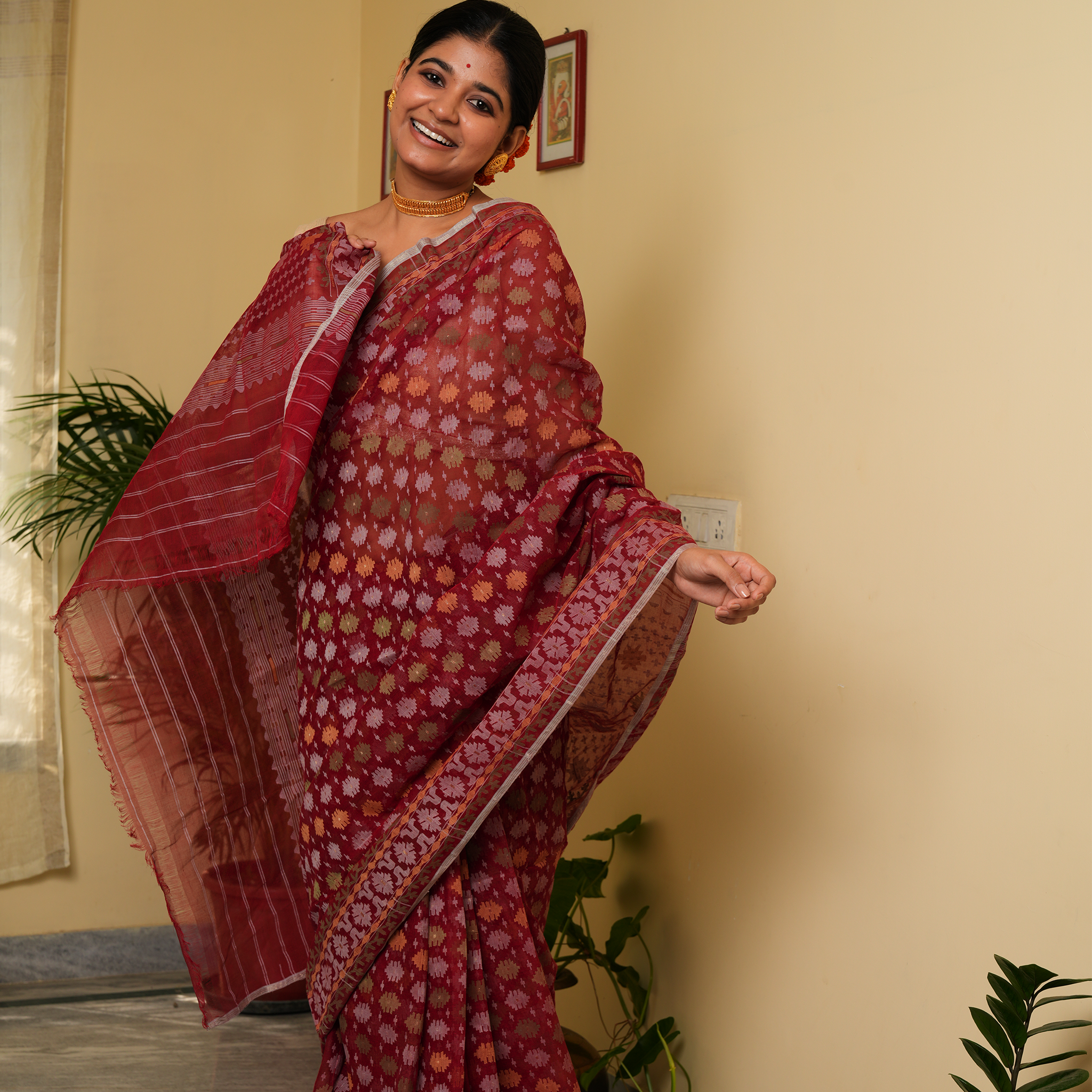 Red Multicoloured Dhakai Jamdani Saree