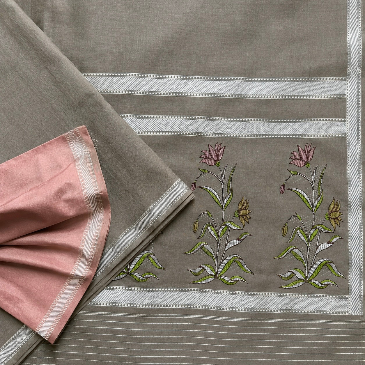 Grey Khadwa Benarasi with Mughal Flower