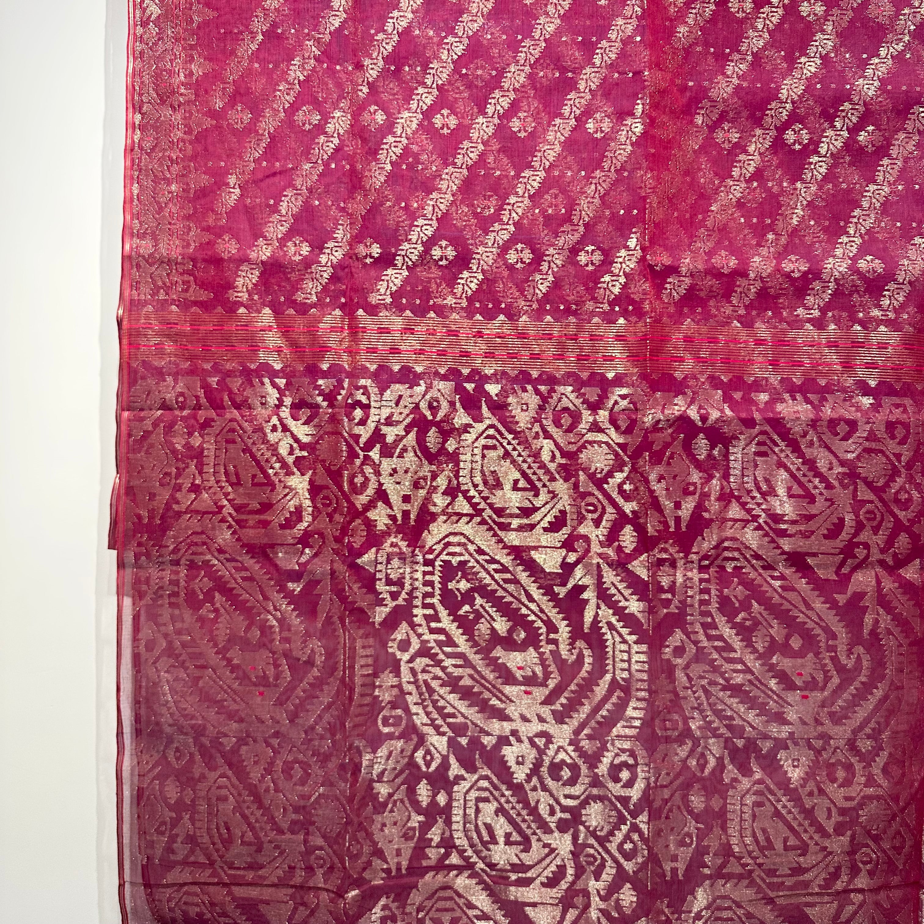 Red Shot Colour Ada Dhakai Jamdani Saree