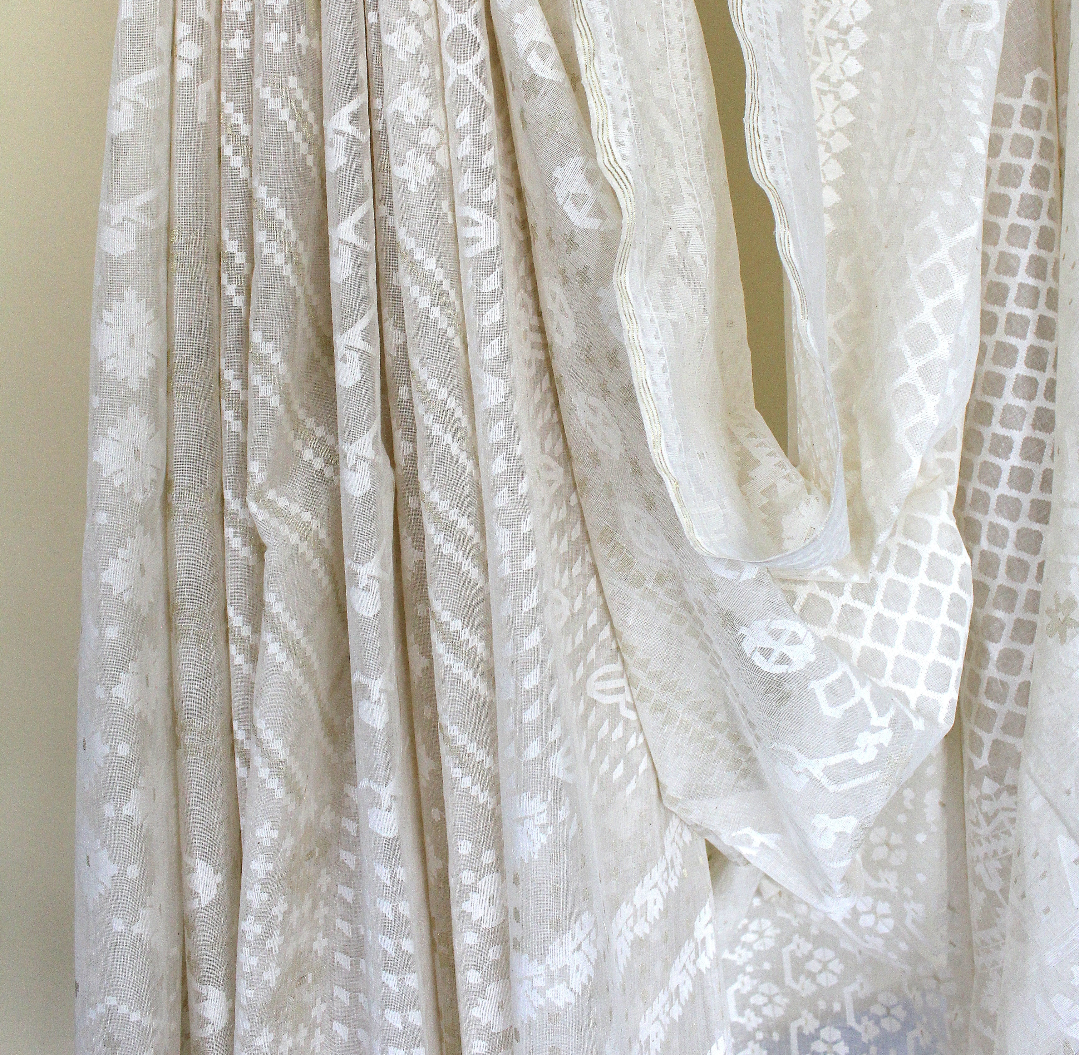 White Handspun 200 Count Masterpiece with 16 Different Motifs Dhakai Jamdani