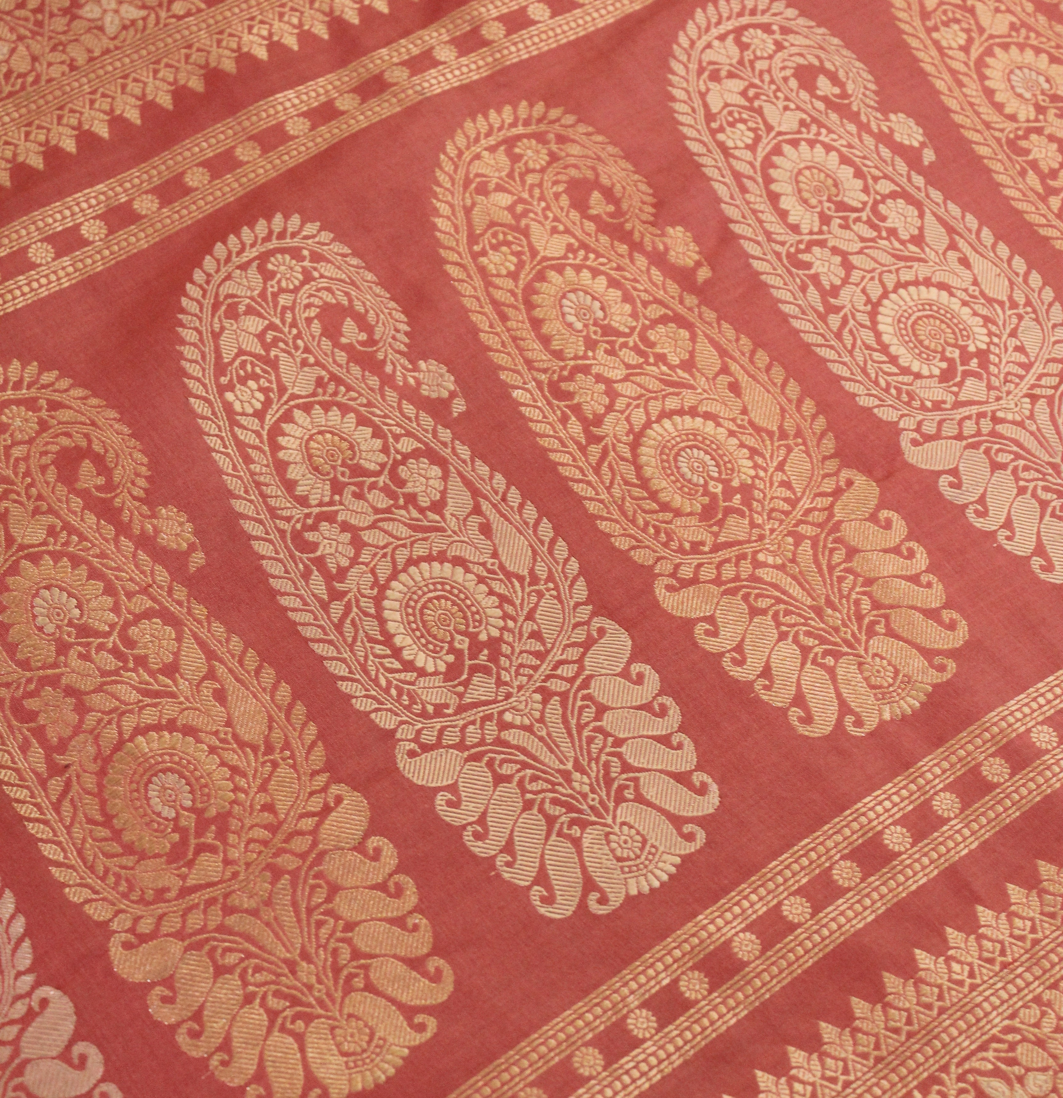 Dudhe Alta Natural Dyed Baluchari
