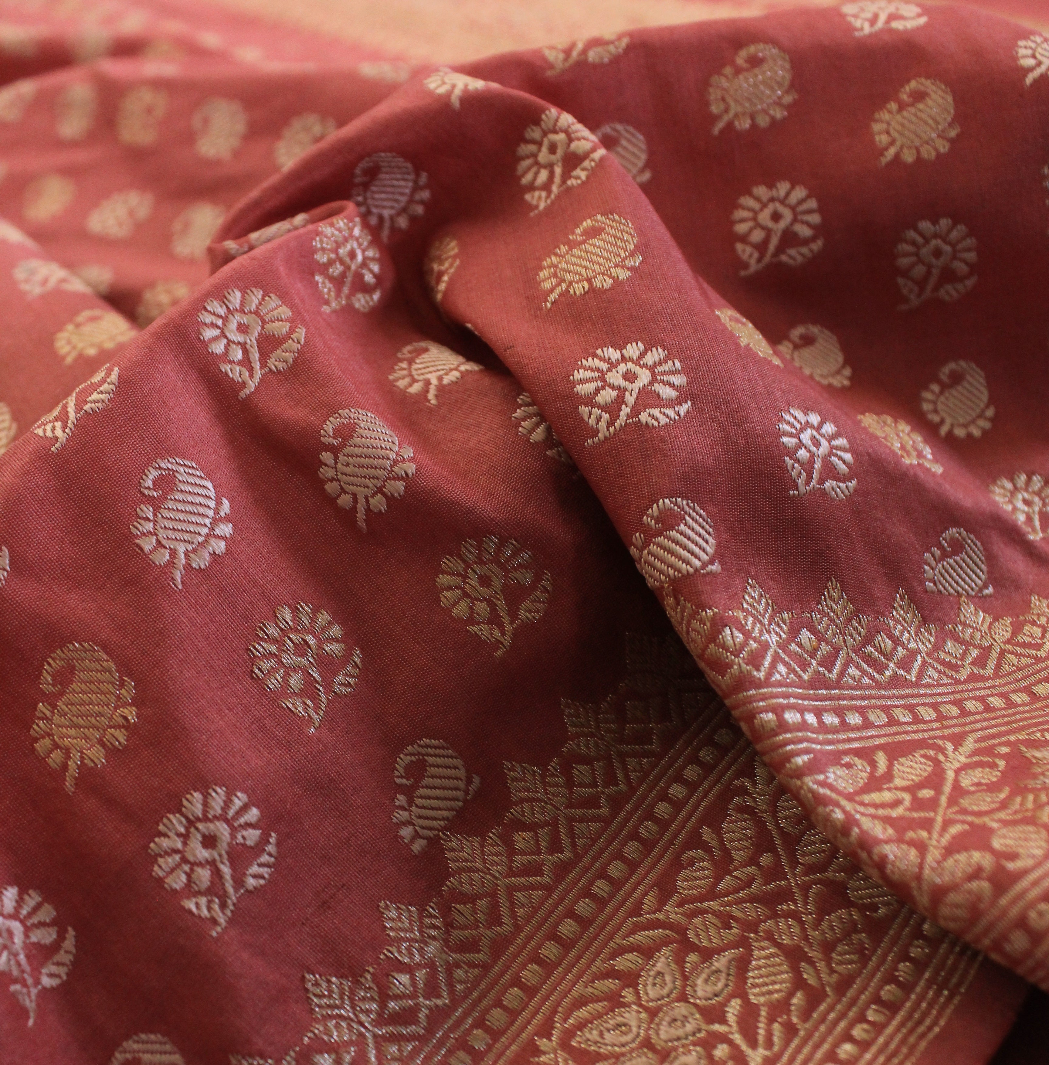 Dudhe Alta Natural Dyed Baluchari