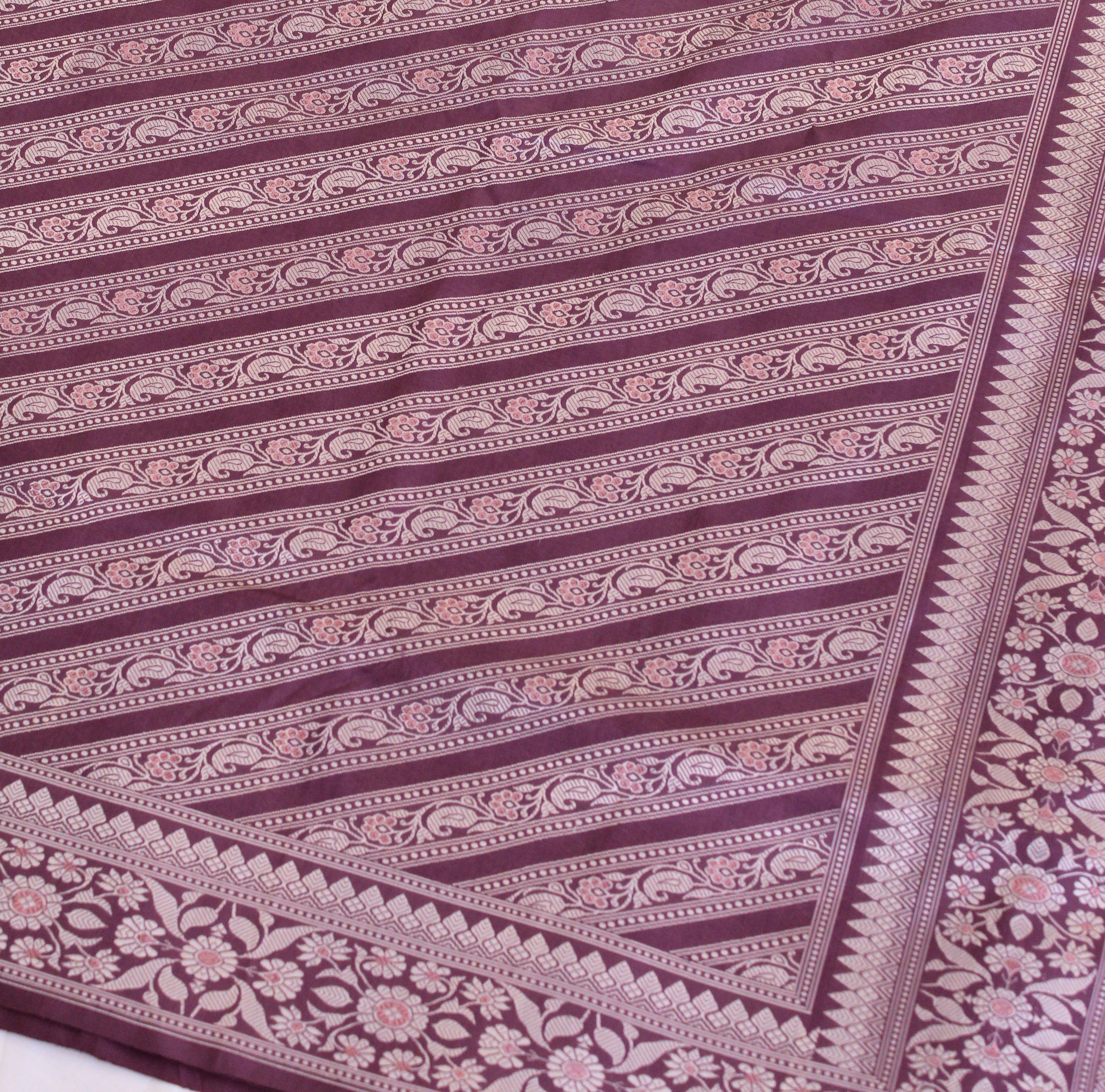 Mauve Ada Baluchari with Minakari
