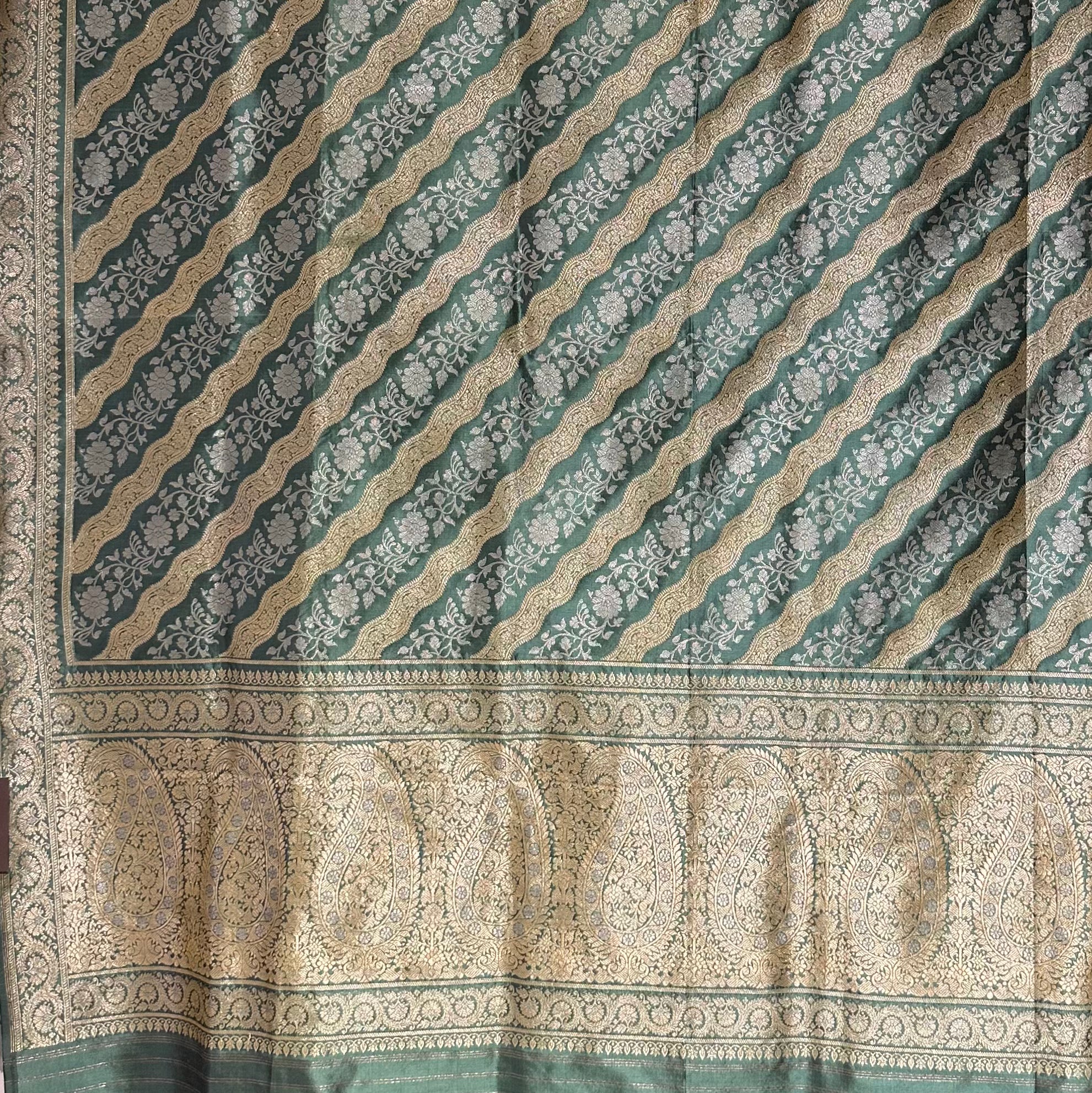 Green Ada Khadwa Benarasi Saree