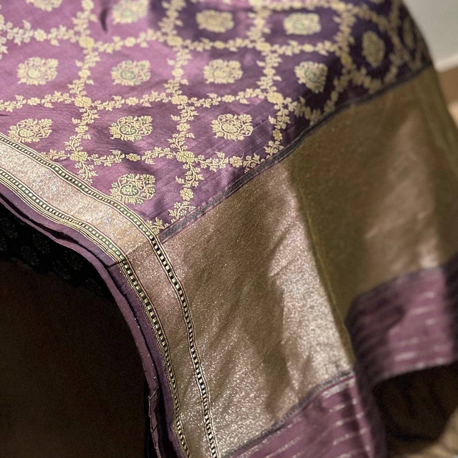 Purple shot colour Khadwa Jaal Benarasi