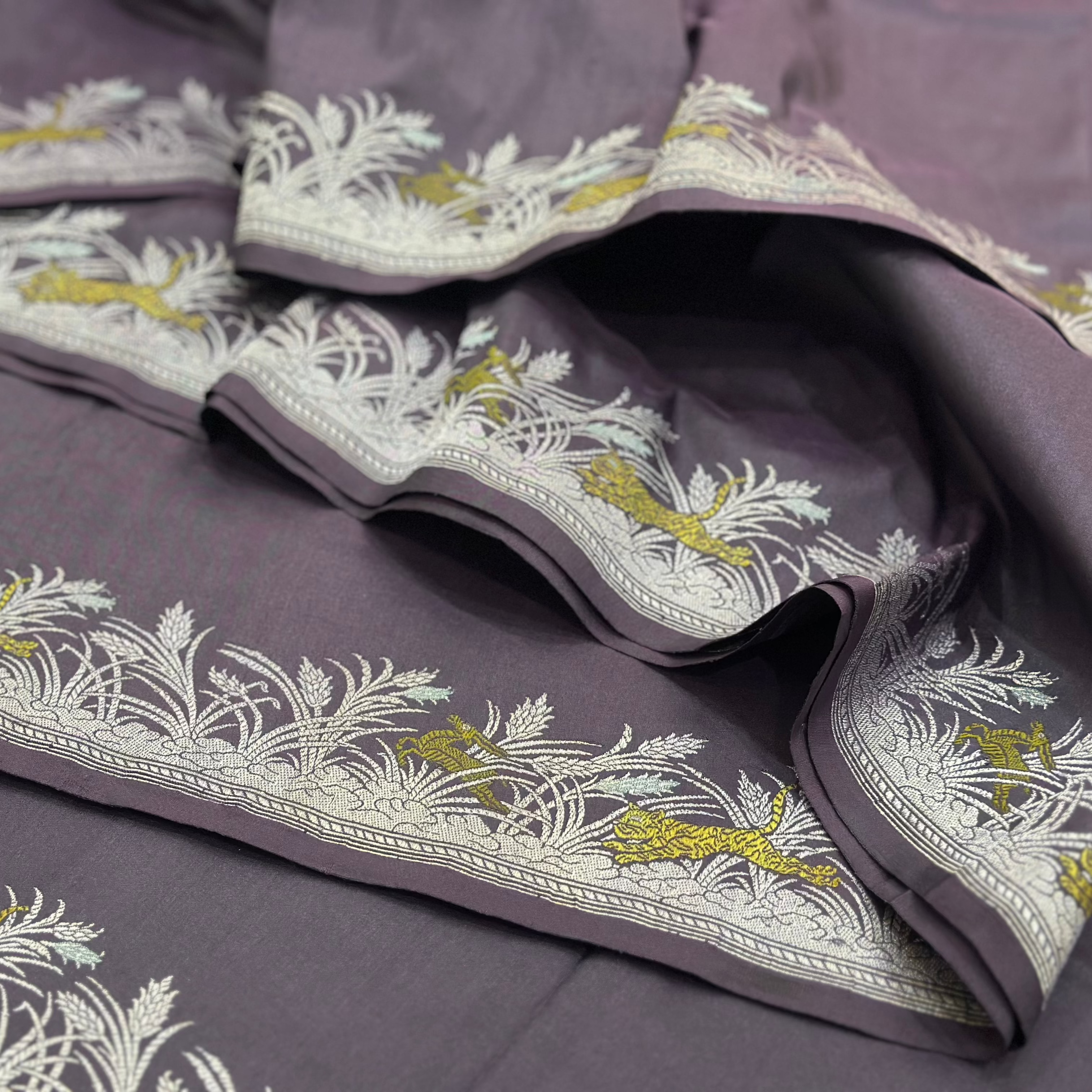 Shikargah Khadwa Benarasi in purple