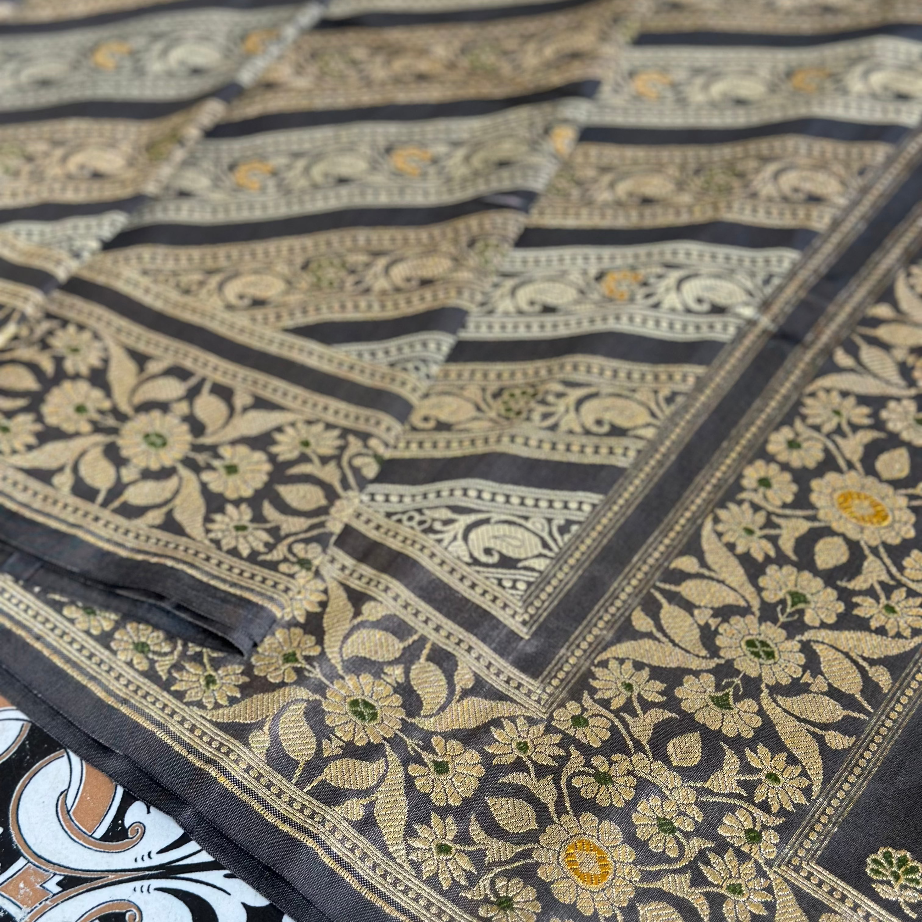 Grey Ada Baluchari with Minakari