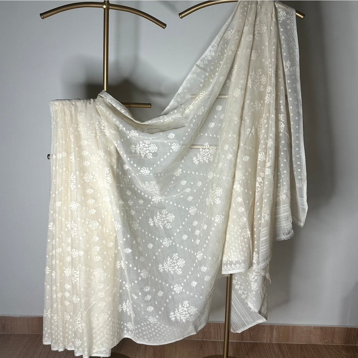 White Handspun 300 Count Masterpiece Dhakai Jamdani