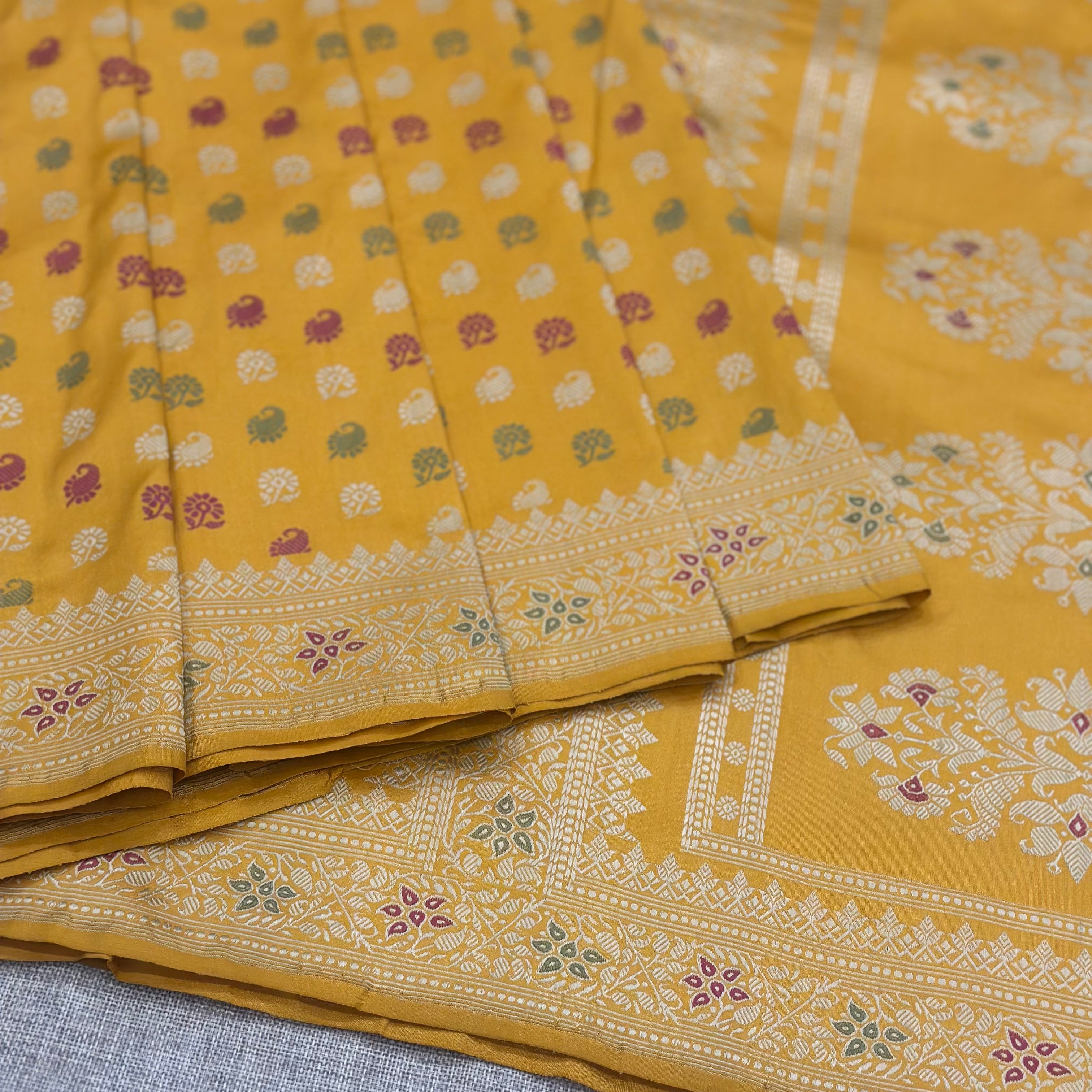 Alphonso Yellow Butidar Baluchari from Benaras