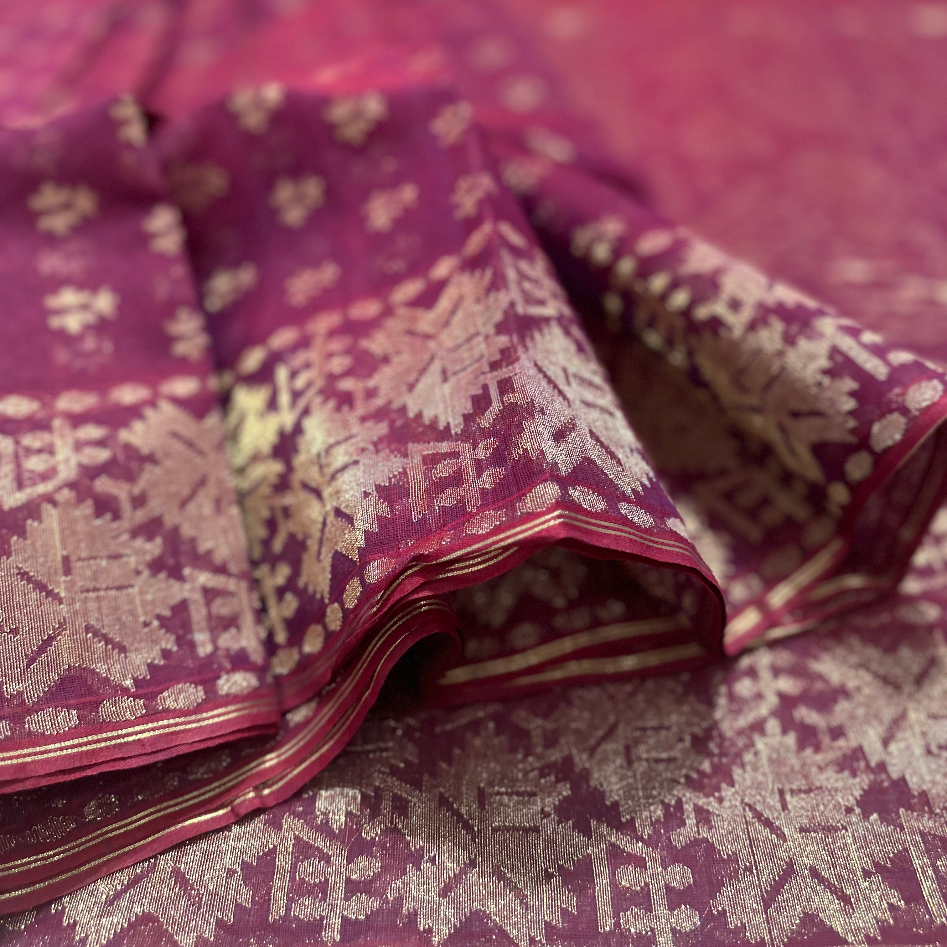 Jamun Angoorlata Dhakai Jamdani Saree (Grapevine)