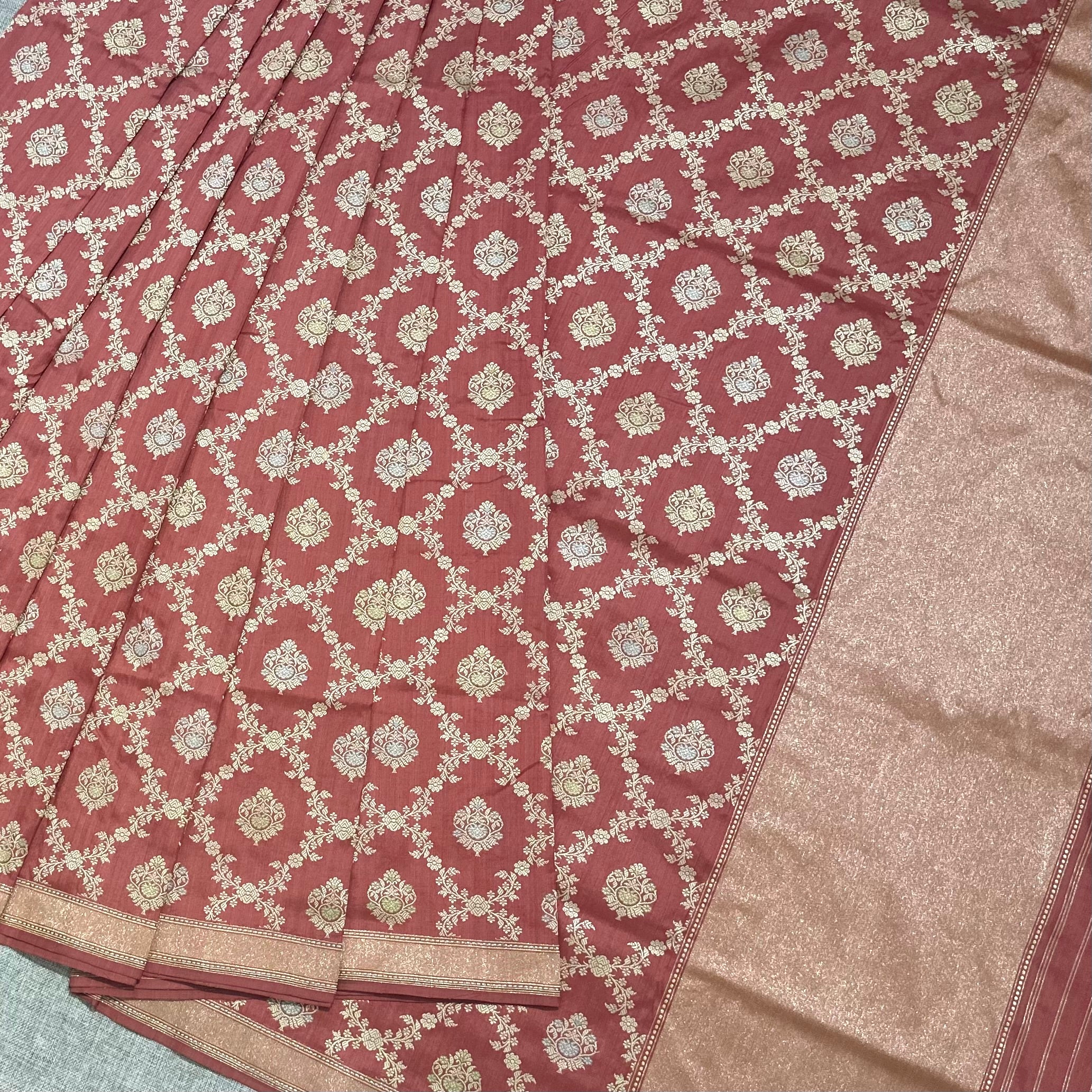 Natural Dyed Red Khadwa Jaal Benarasi