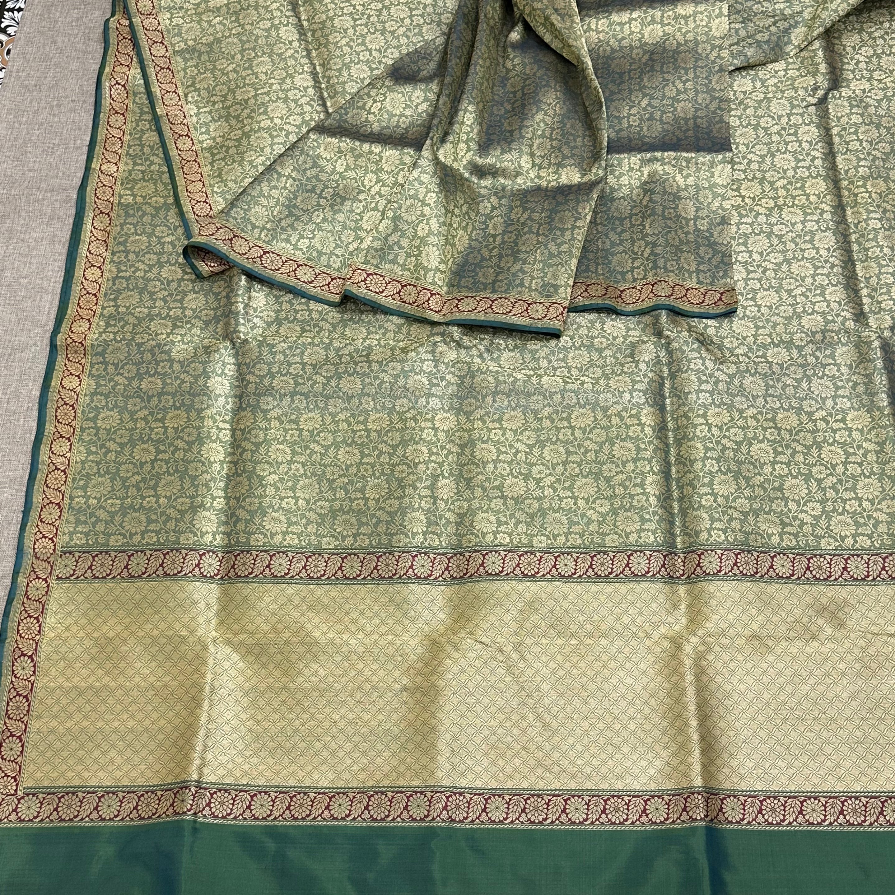 Emerald Green Tanchoi Benarasi with Red Minakari Khadwa Border