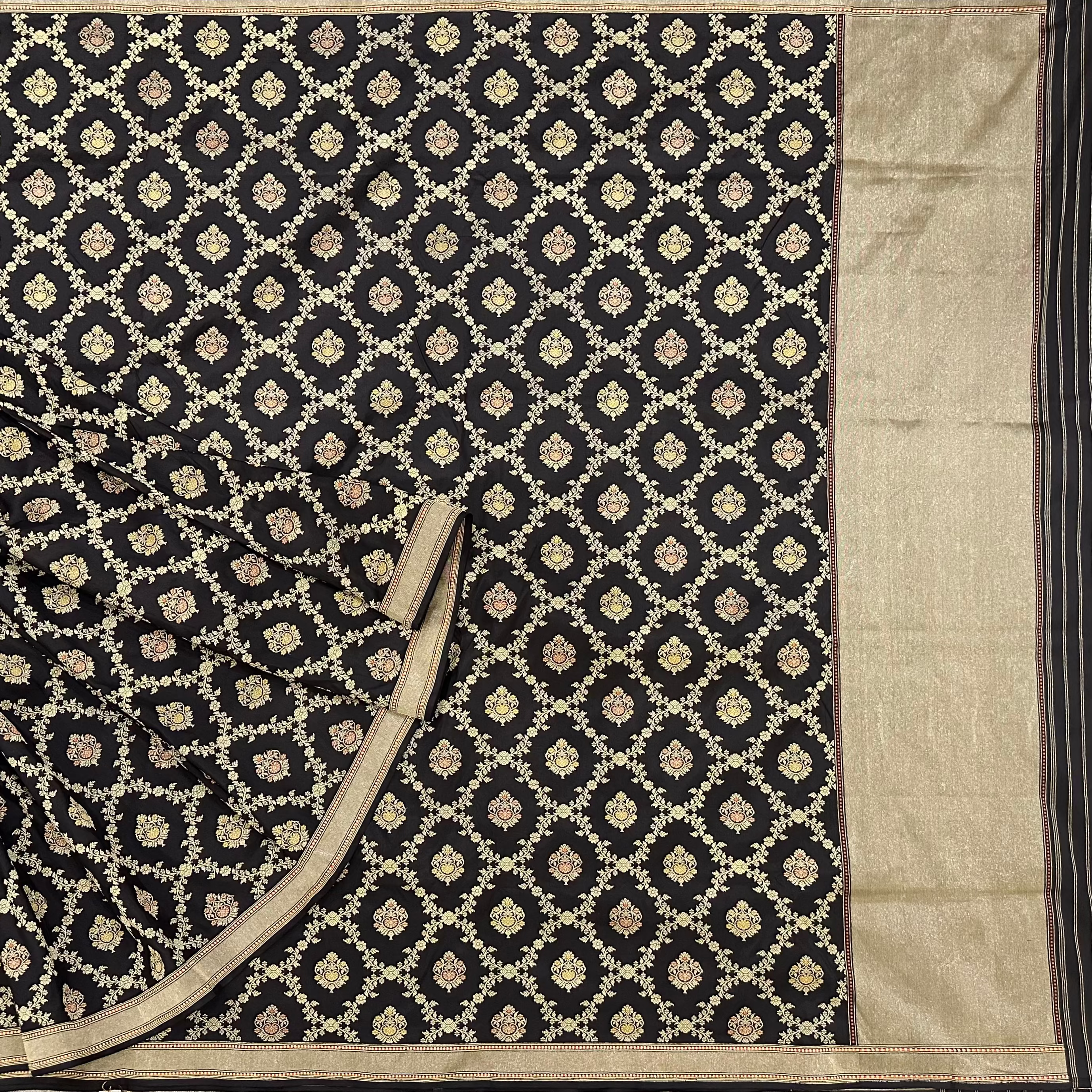 Black Khadwa Jaal Benarasi