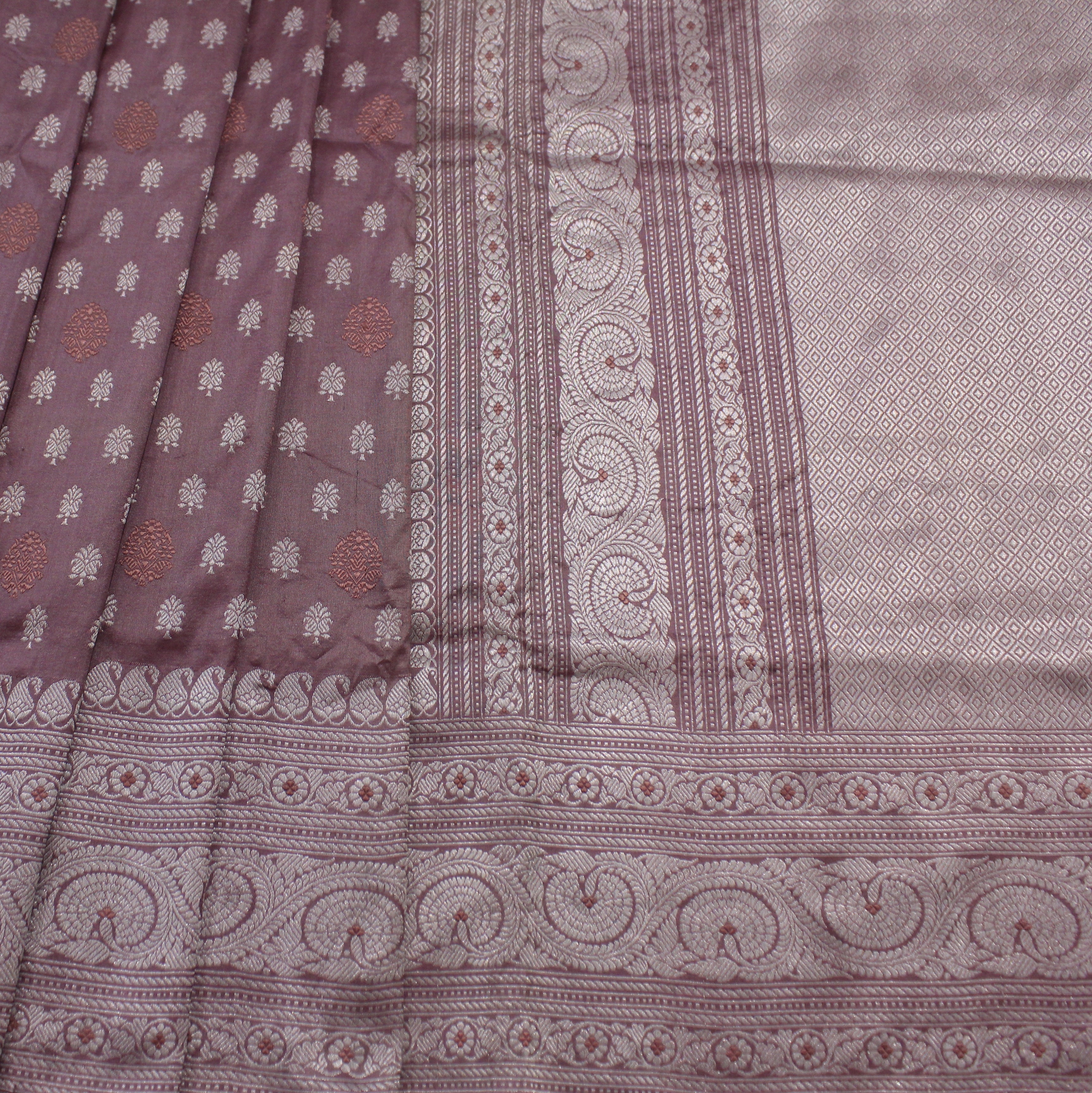 Dusty Pink Colour Khadwa Benarasi - a Masterpiece