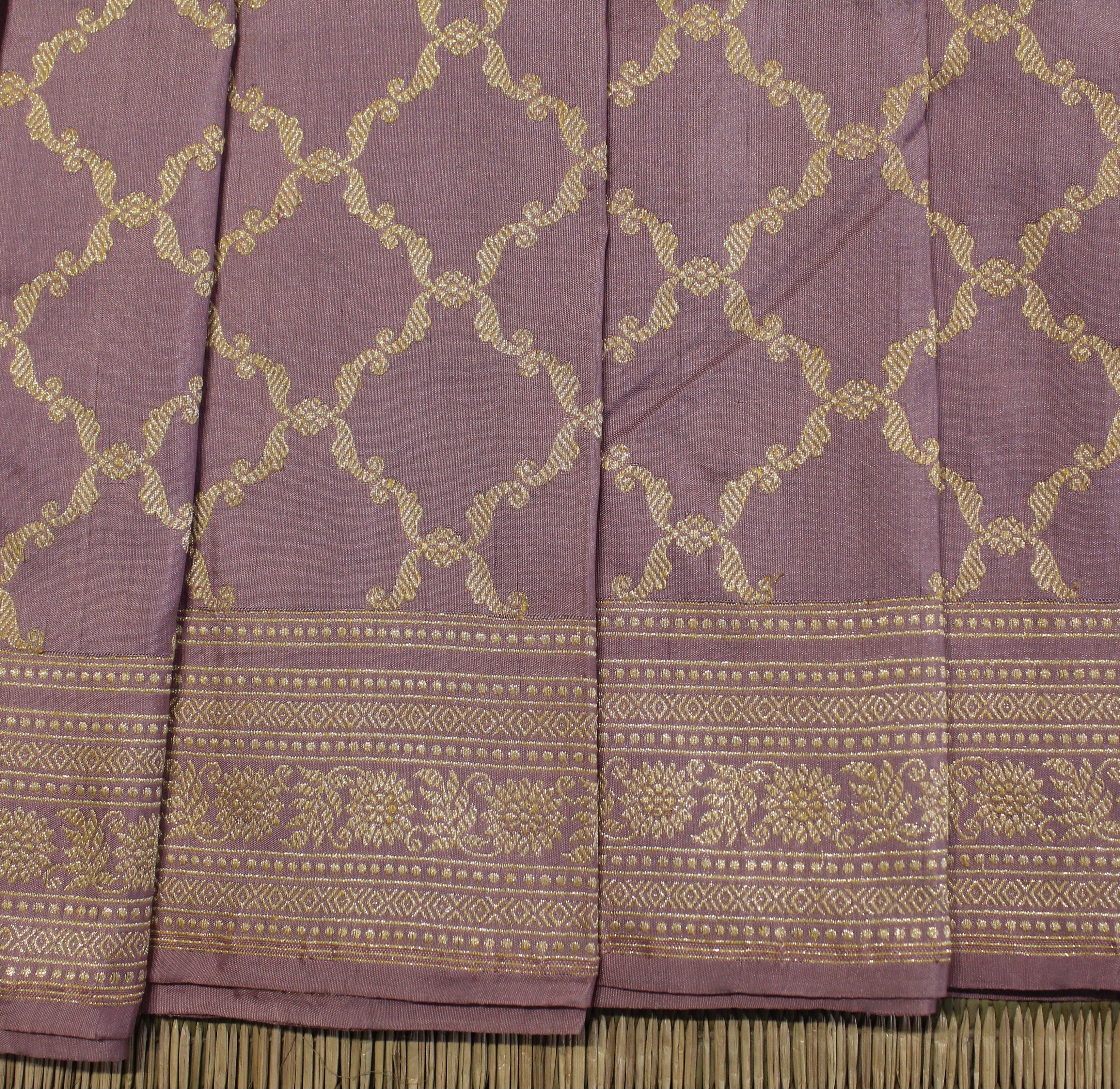 Onion Pink Khadwa Jaal Benarasi