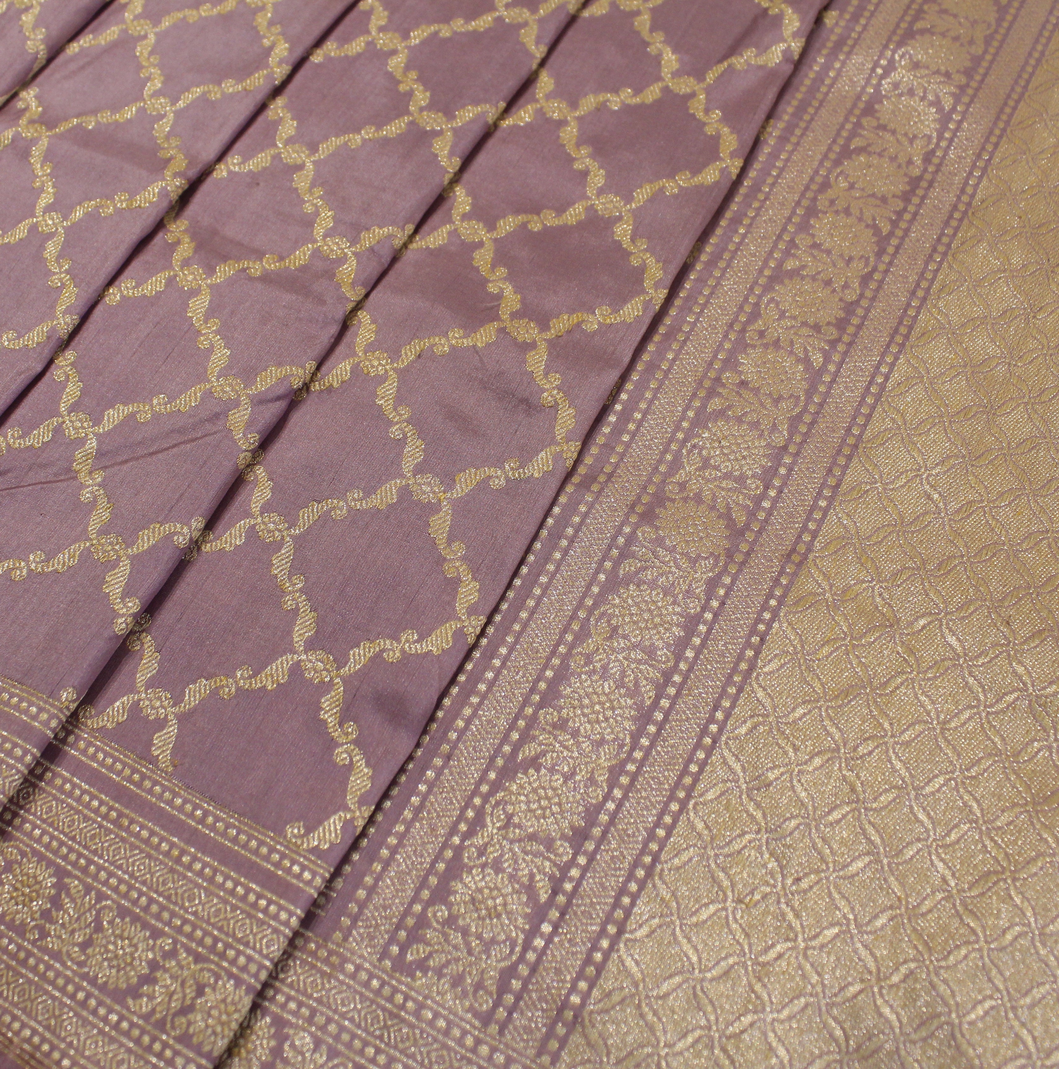 Onion Pink Khadwa Jaal Benarasi