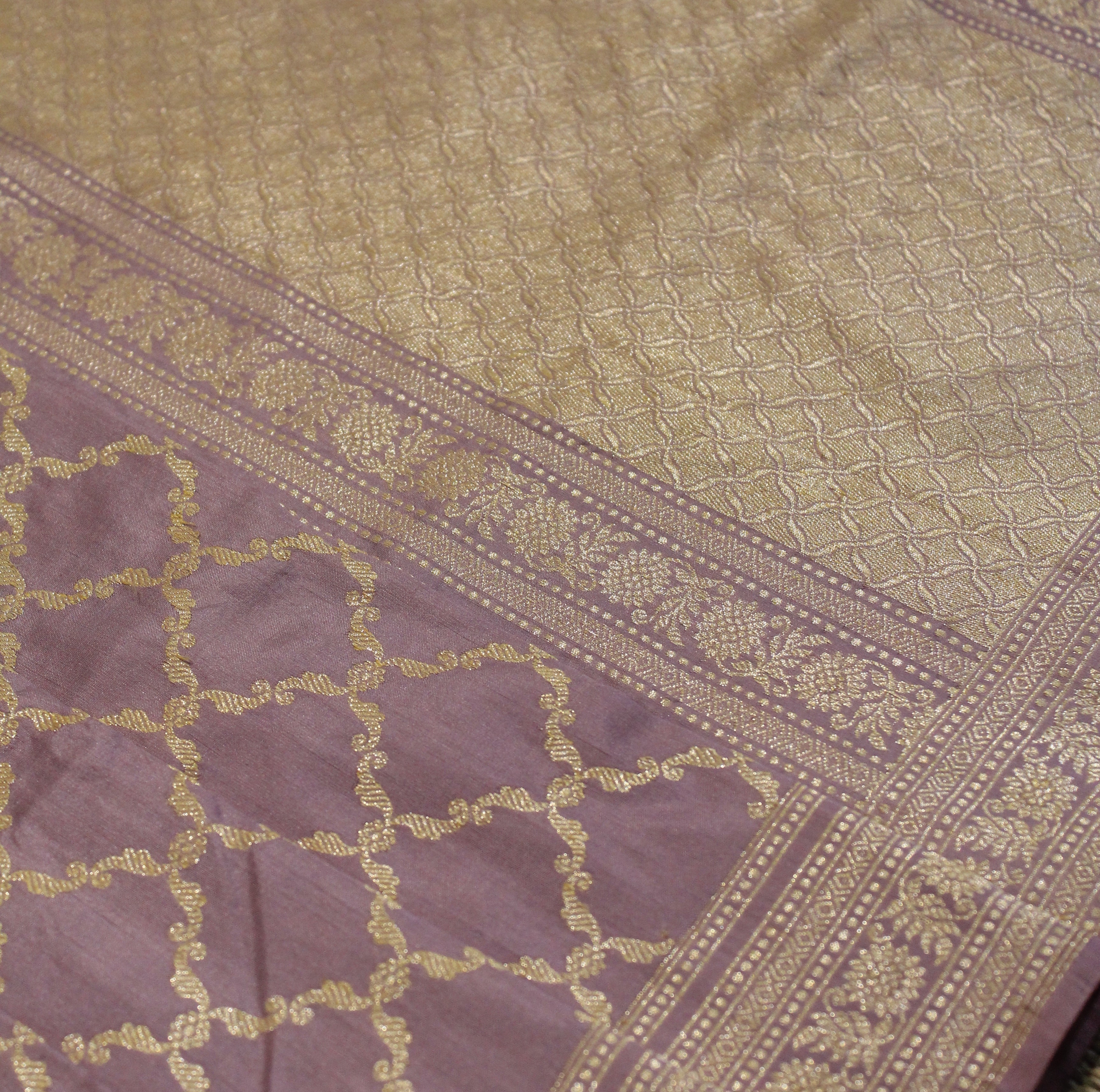 Onion Pink Khadwa Jaal Benarasi