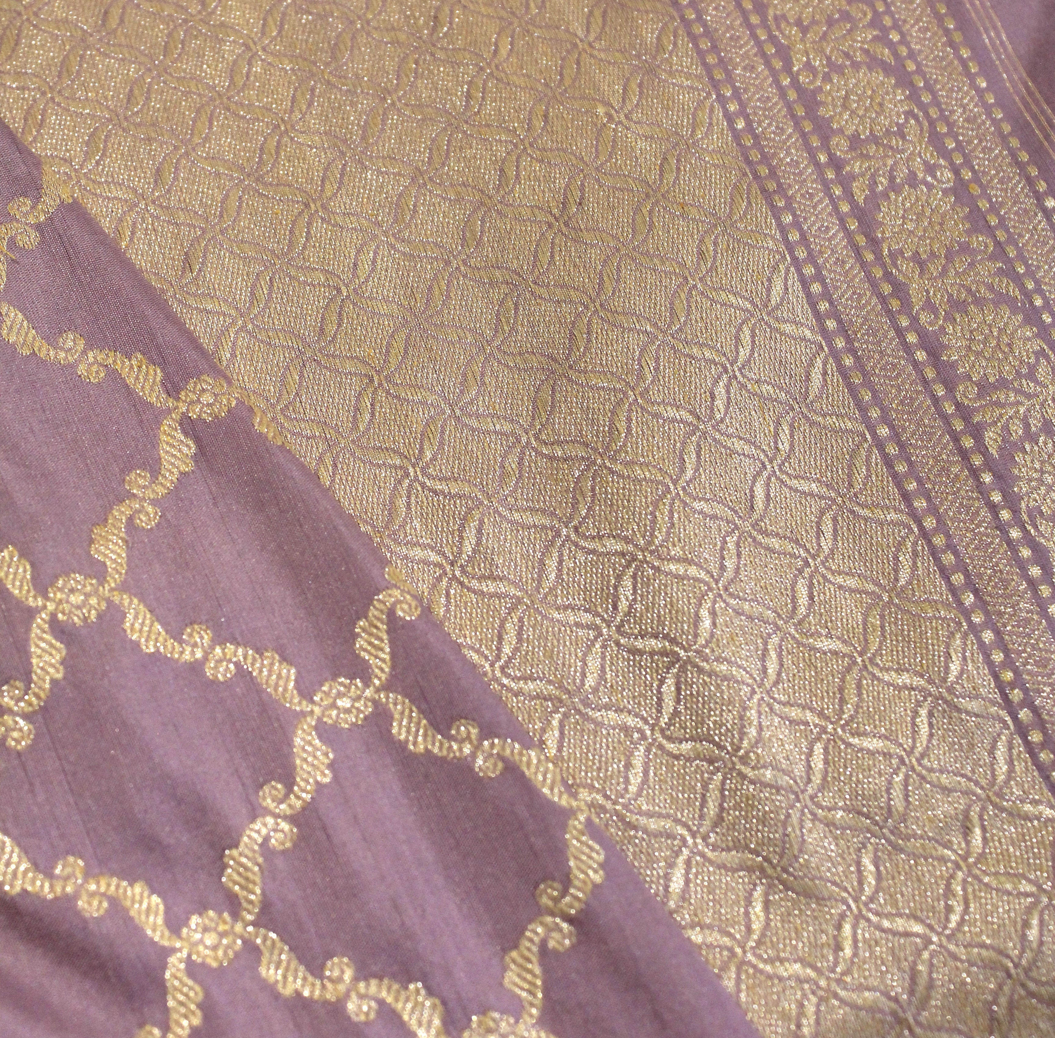 Onion Pink Khadwa Jaal Benarasi