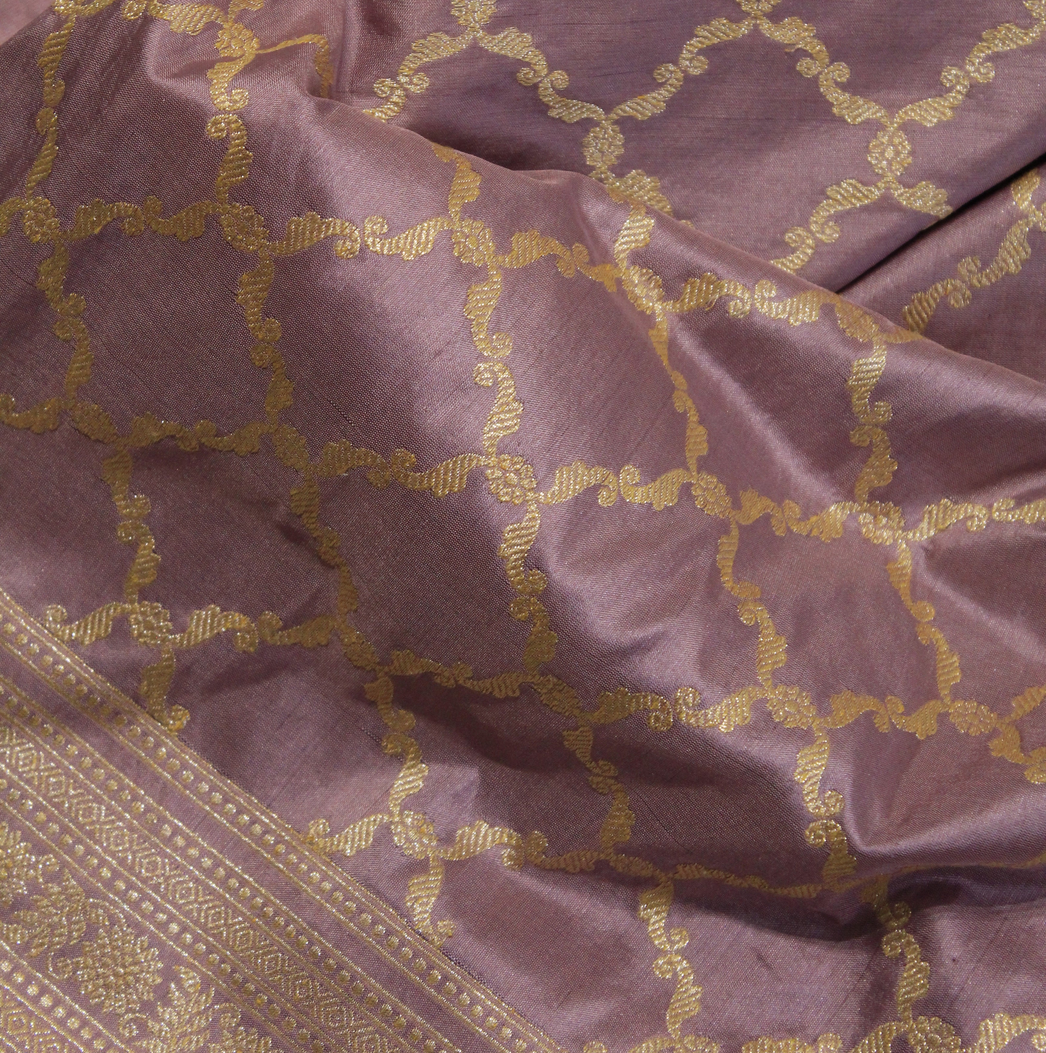 Onion Pink Khadwa Jaal Benarasi