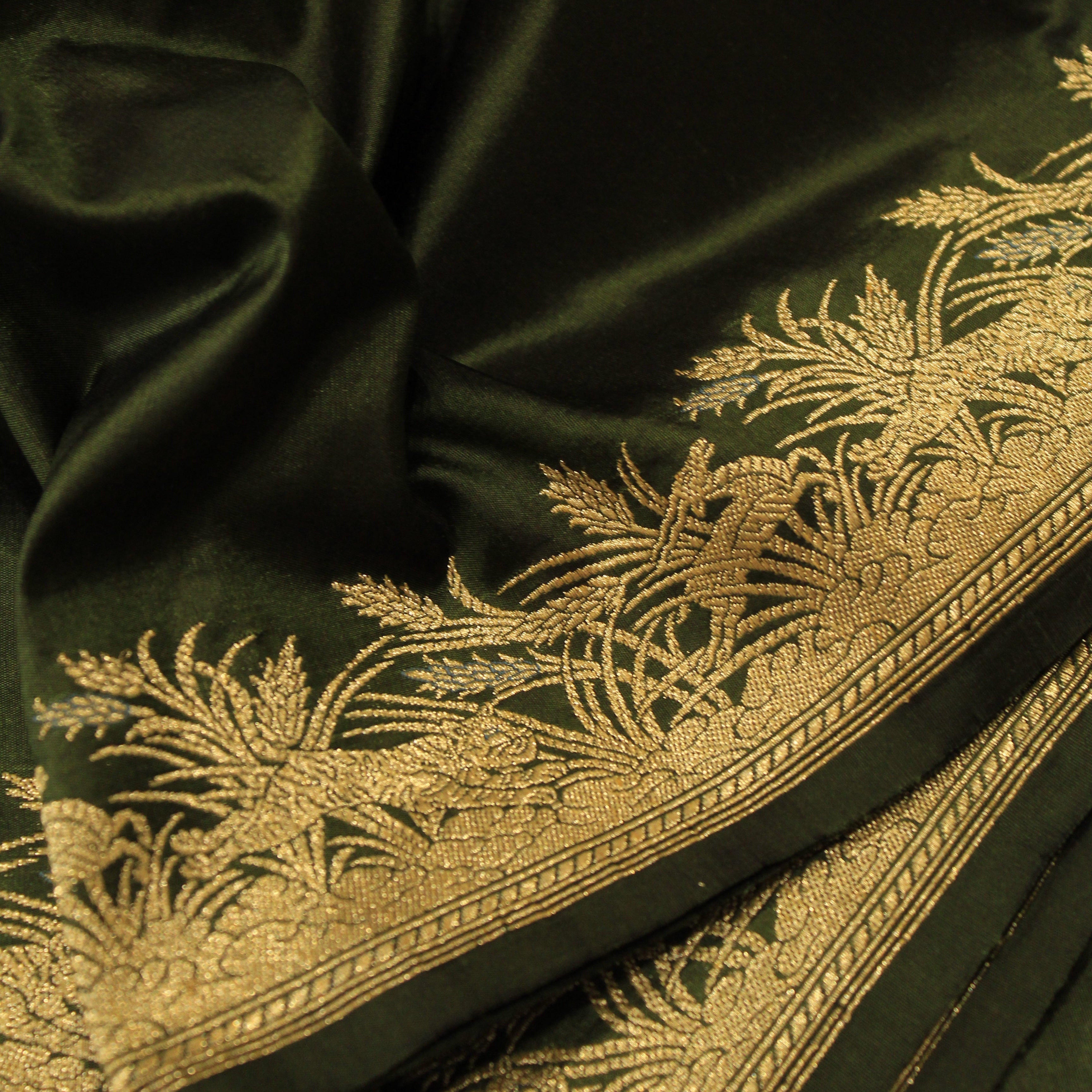 Shikargah Khadwa Benarasi in Forest Green