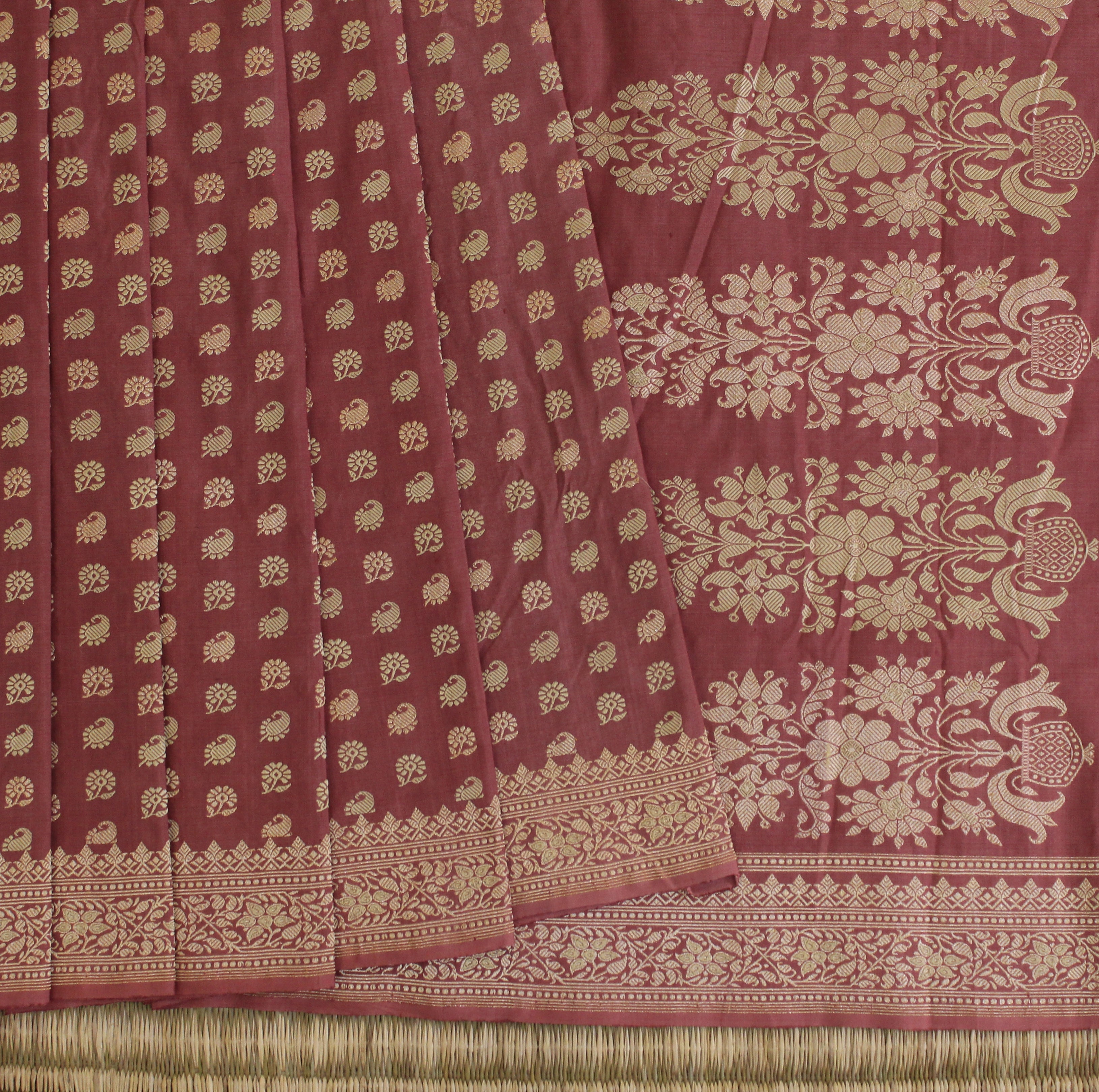 Dudhe Alta Natural Dyed Baluchari with Copper Zari