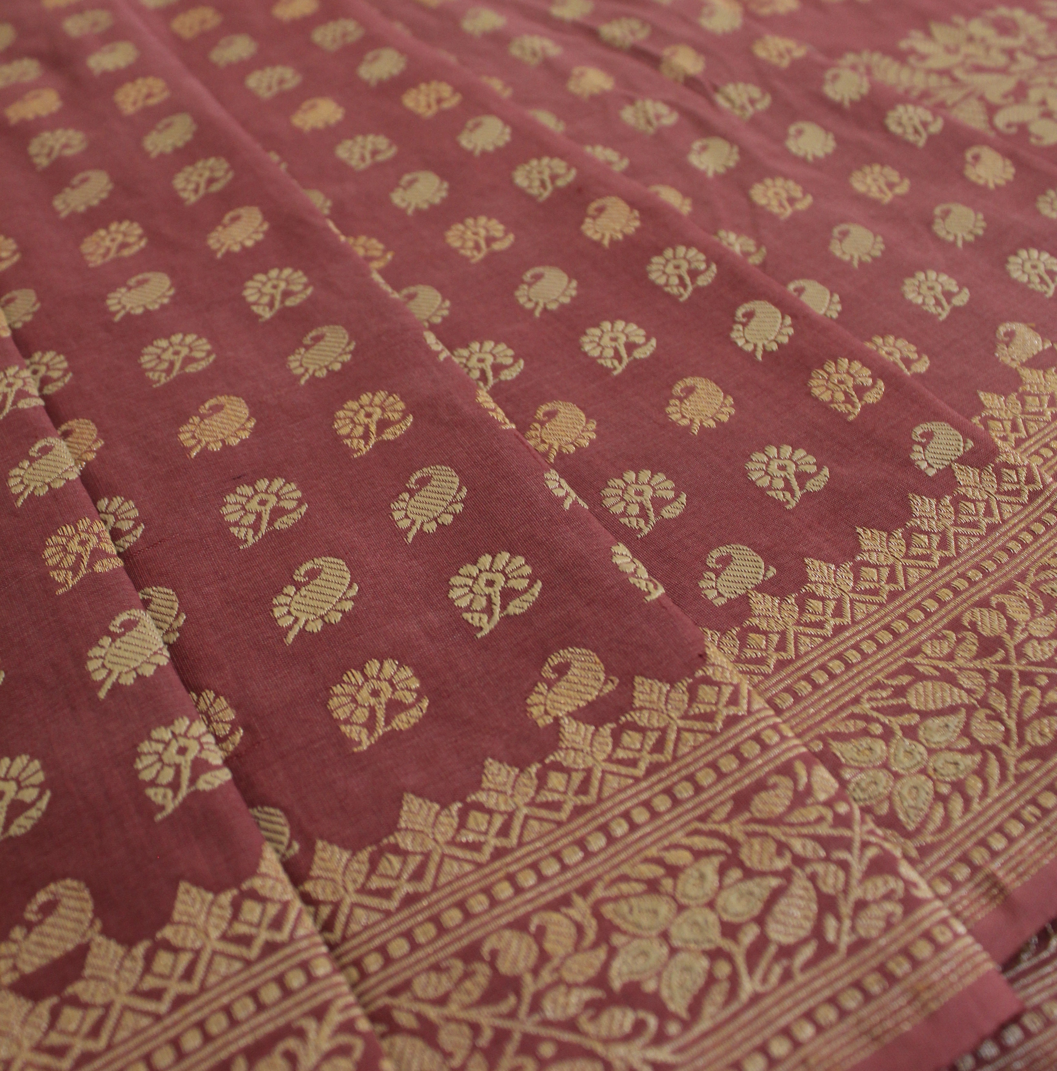 Dudhe Alta Natural Dyed Baluchari with Copper Zari