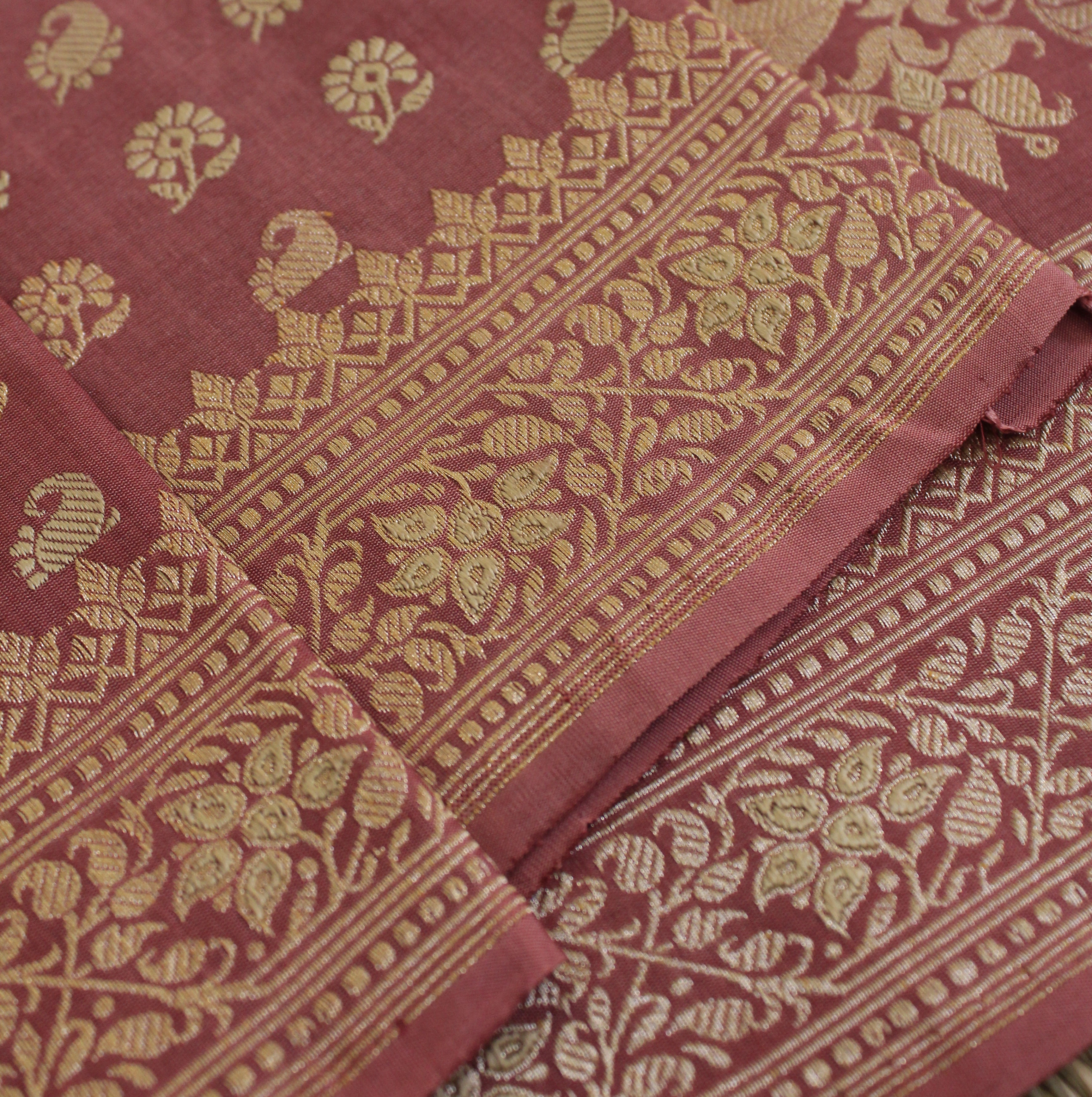 Dudhe Alta Natural Dyed Baluchari with Copper Zari