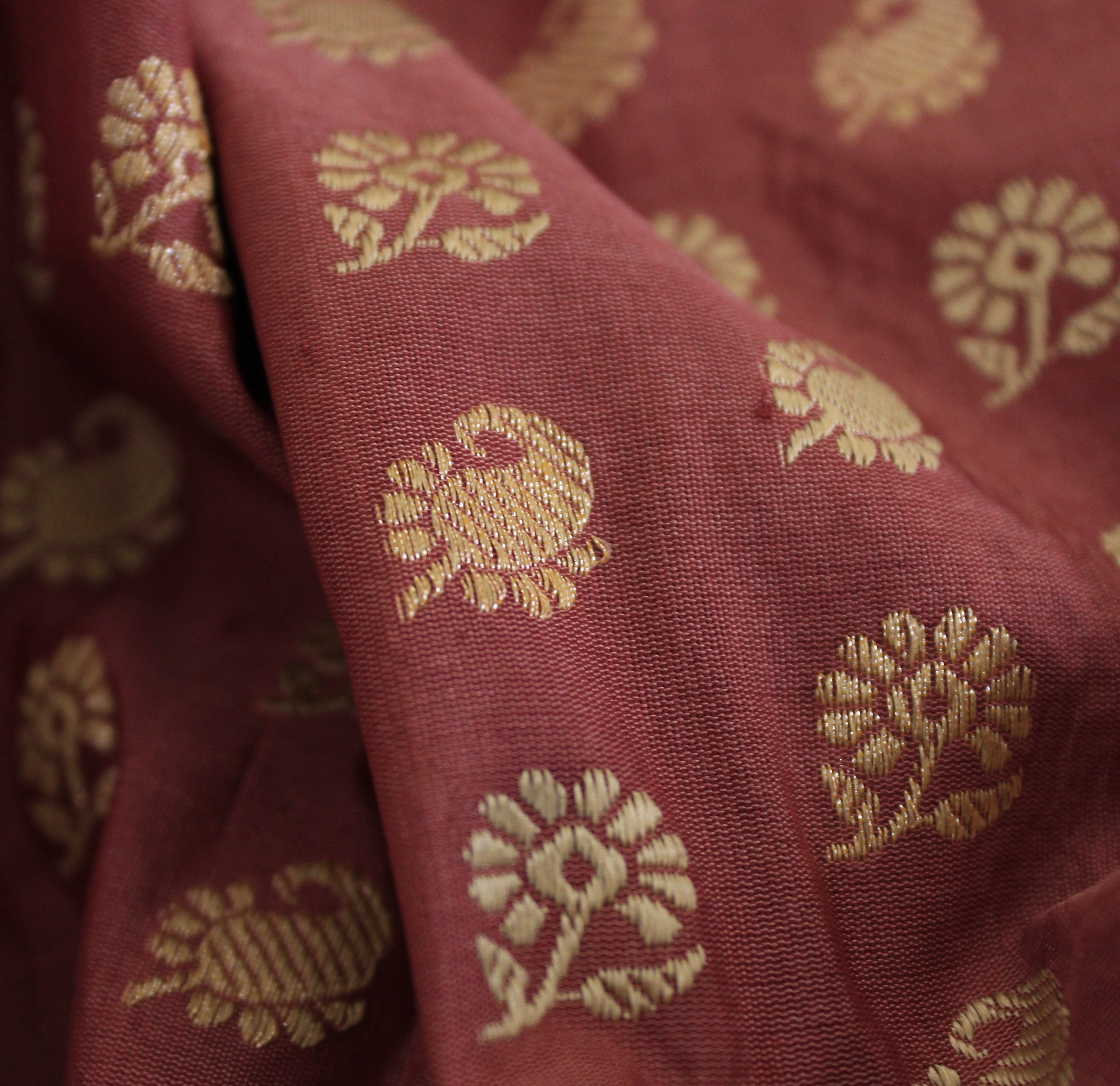 Dudhe Alta Natural Dyed Baluchari with Copper Zari