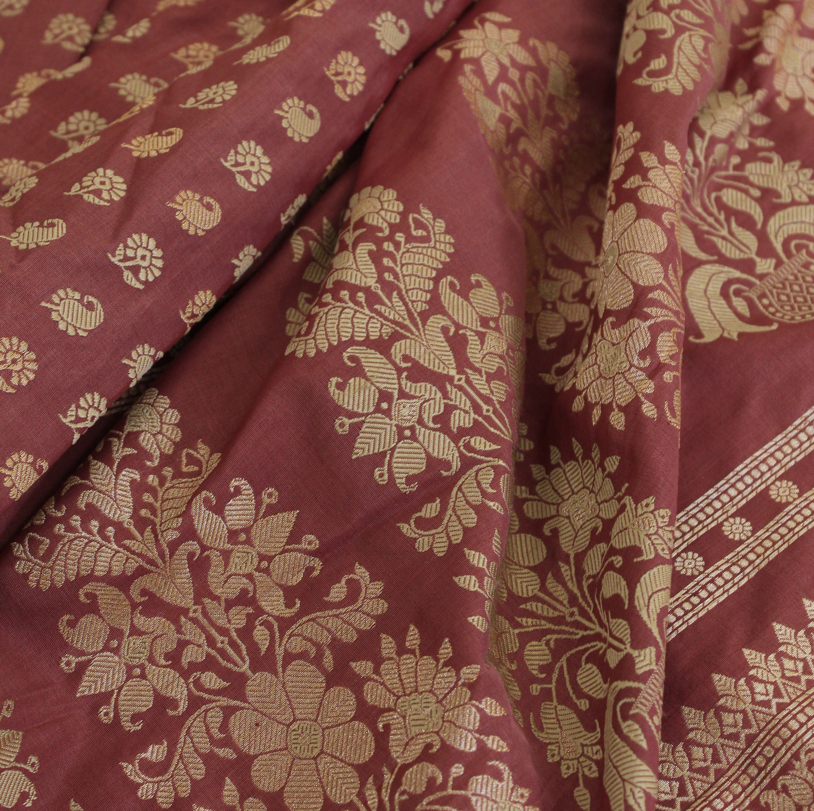 Dudhe Alta Natural Dyed Baluchari with Copper Zari